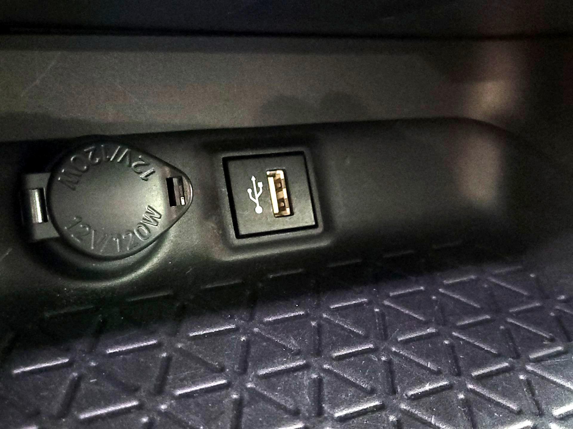 Thumbnail: 2024 Toyota RAV4 - 18