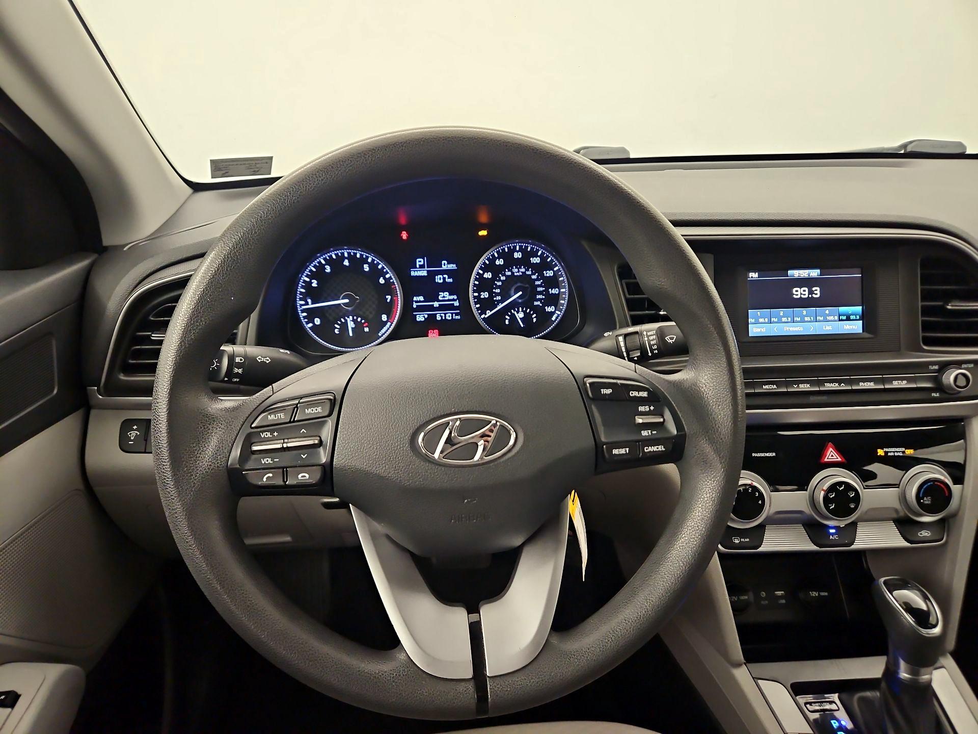 Thumbnail: 2019 Hyundai Elantra - 10