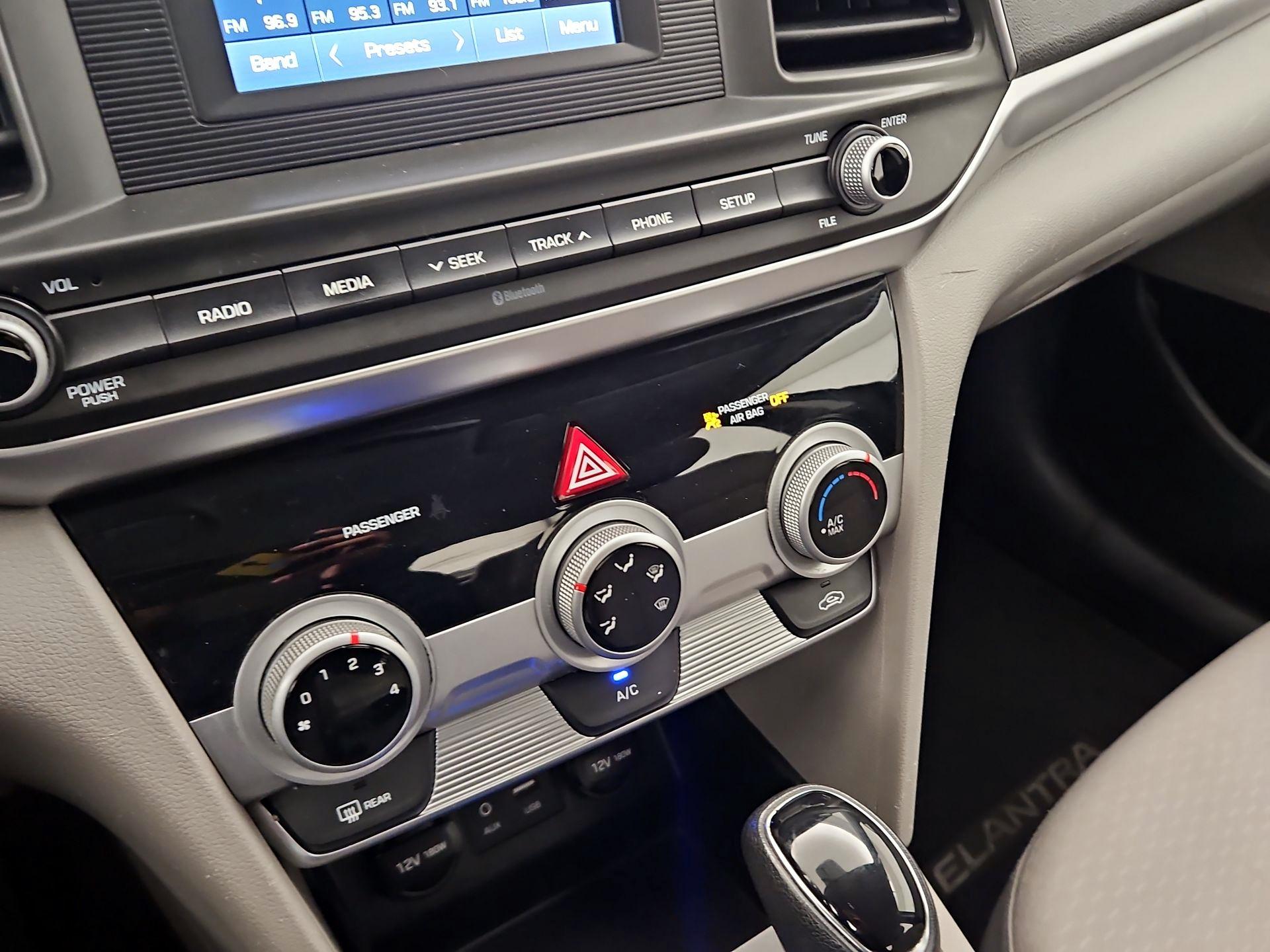 Thumbnail: 2019 Hyundai Elantra - 16