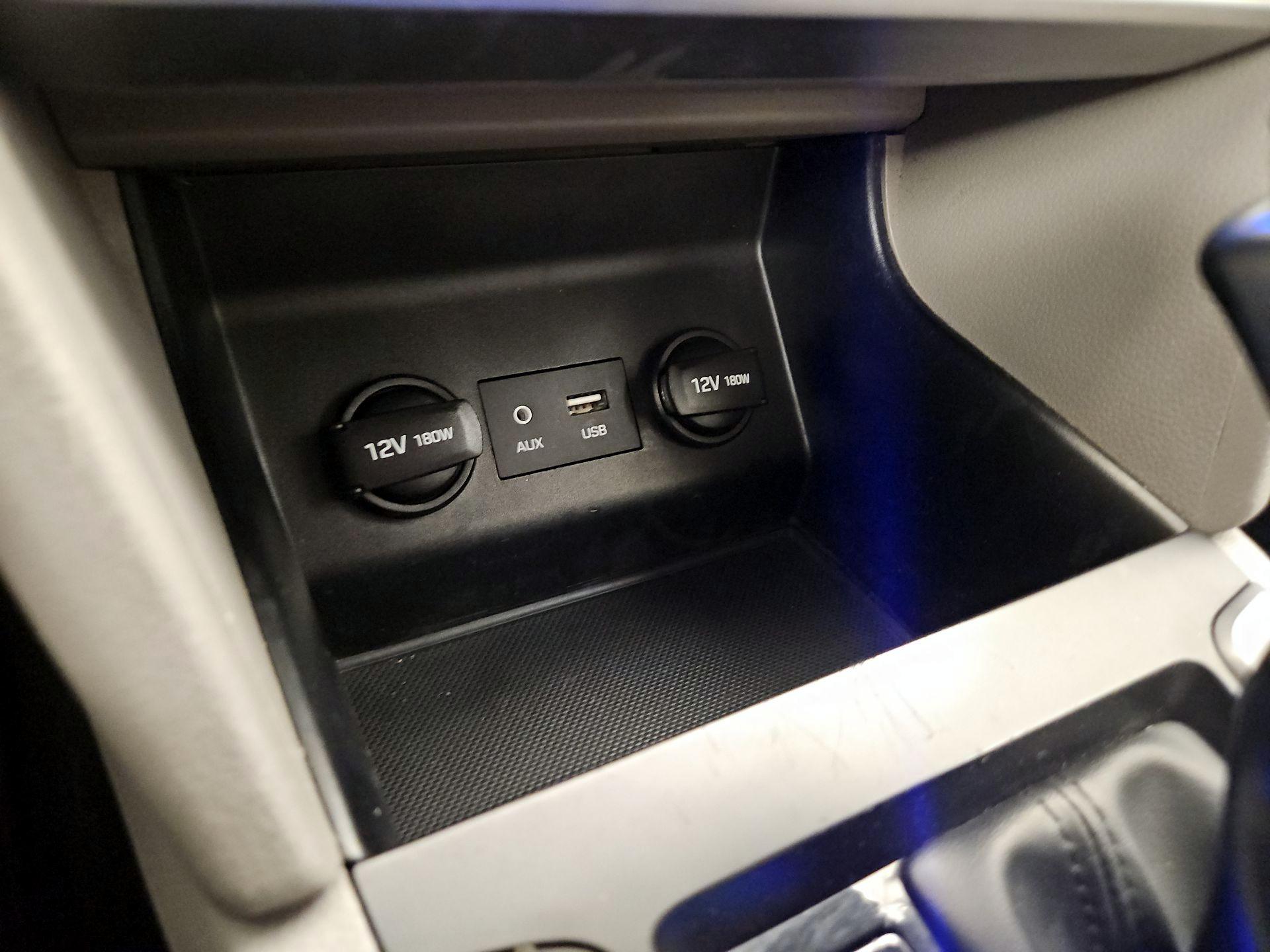 Thumbnail: 2019 Hyundai Elantra - 18