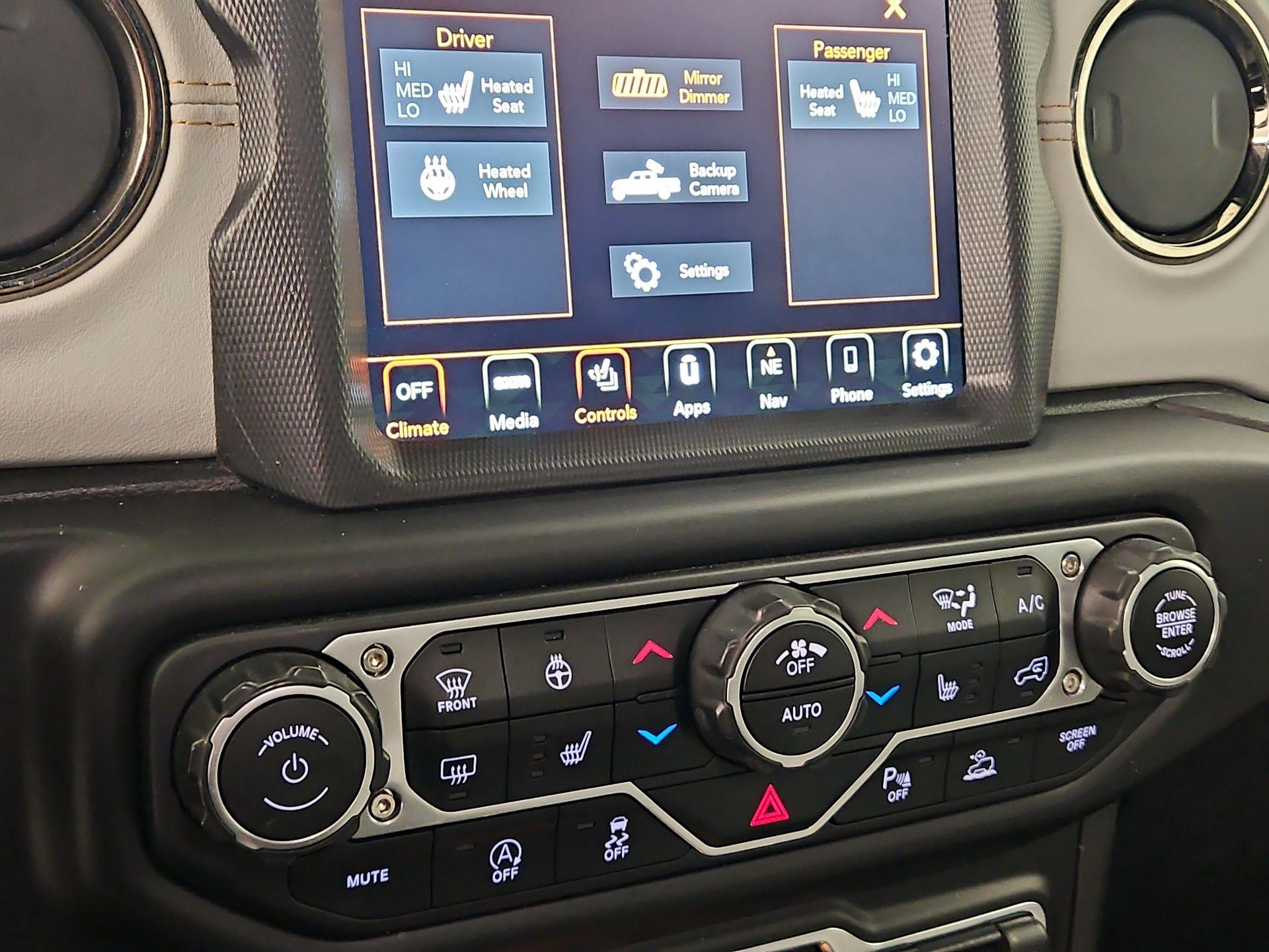 Thumbnail: 2021 Jeep Gladiator - 17