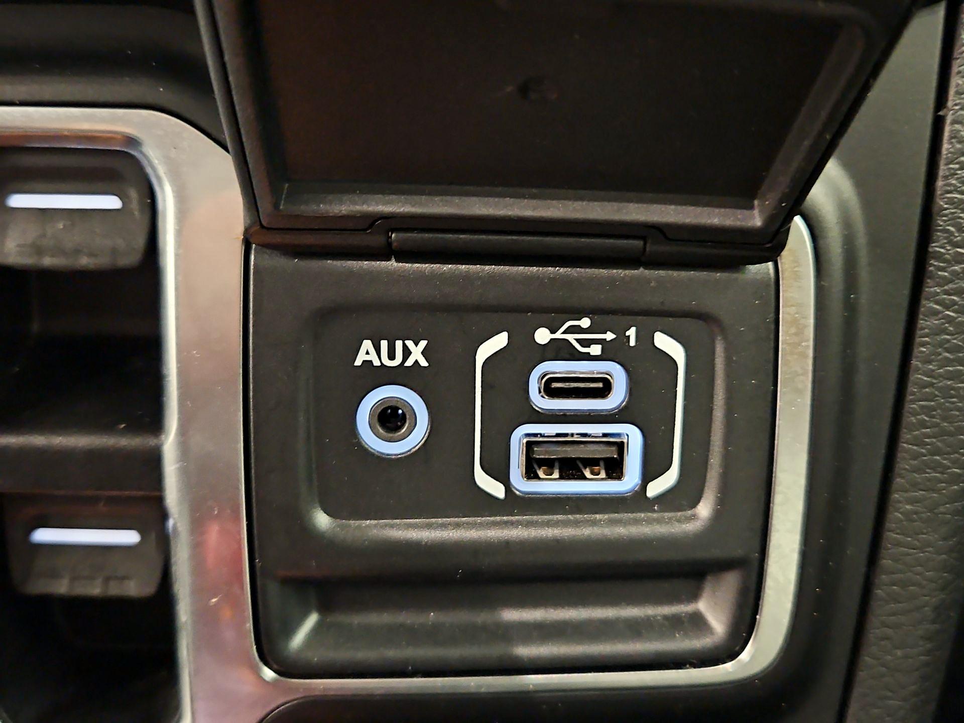 Thumbnail: 2021 Jeep Gladiator - 19