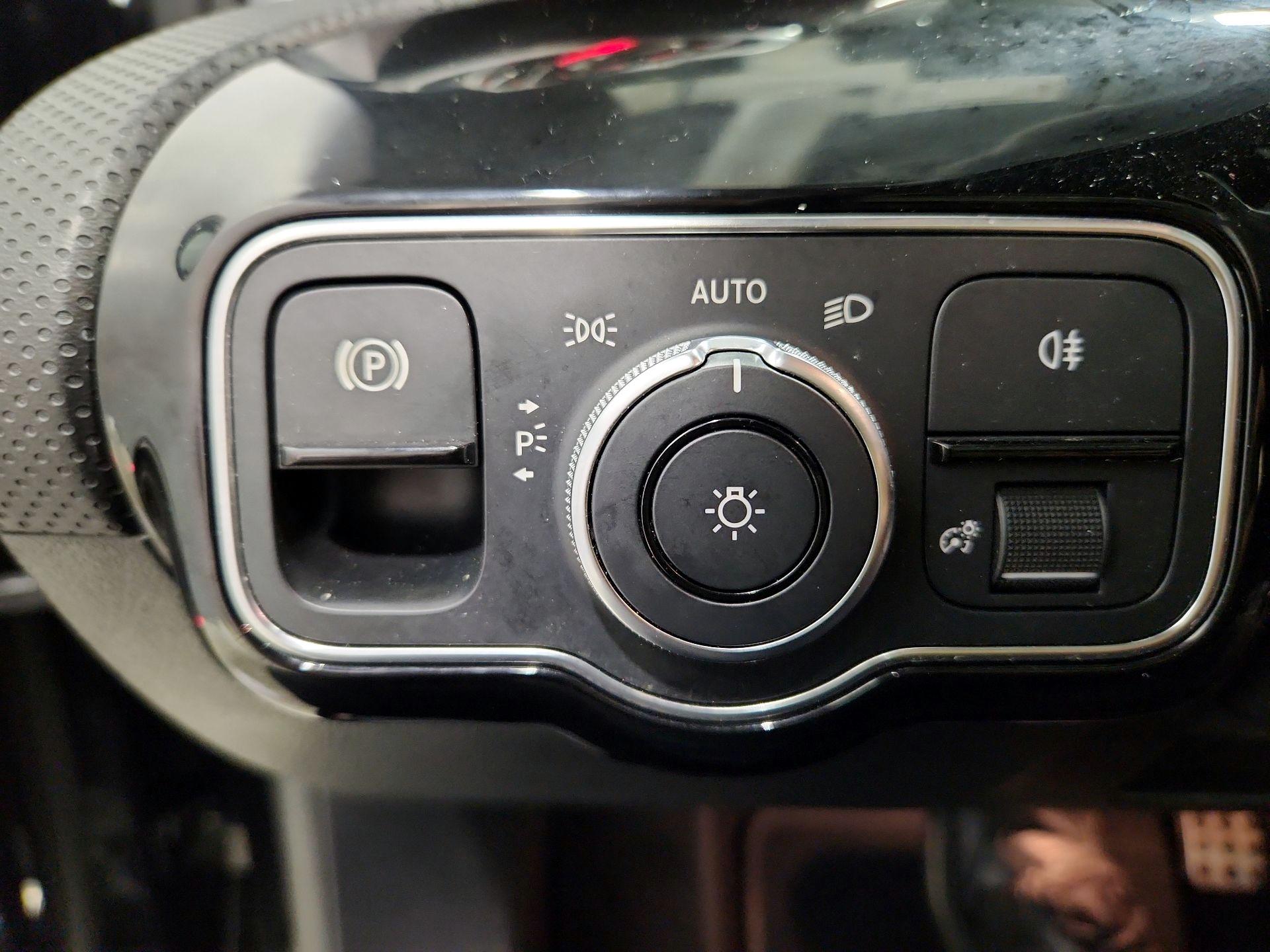 Thumbnail: 2021 Mercedes-Benz A-Class - 13