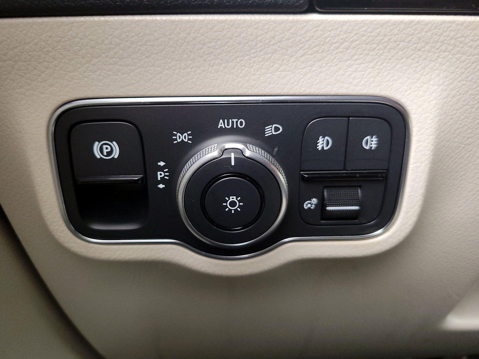 Thumbnail: 2023 Mercedes-Benz GLA - 13