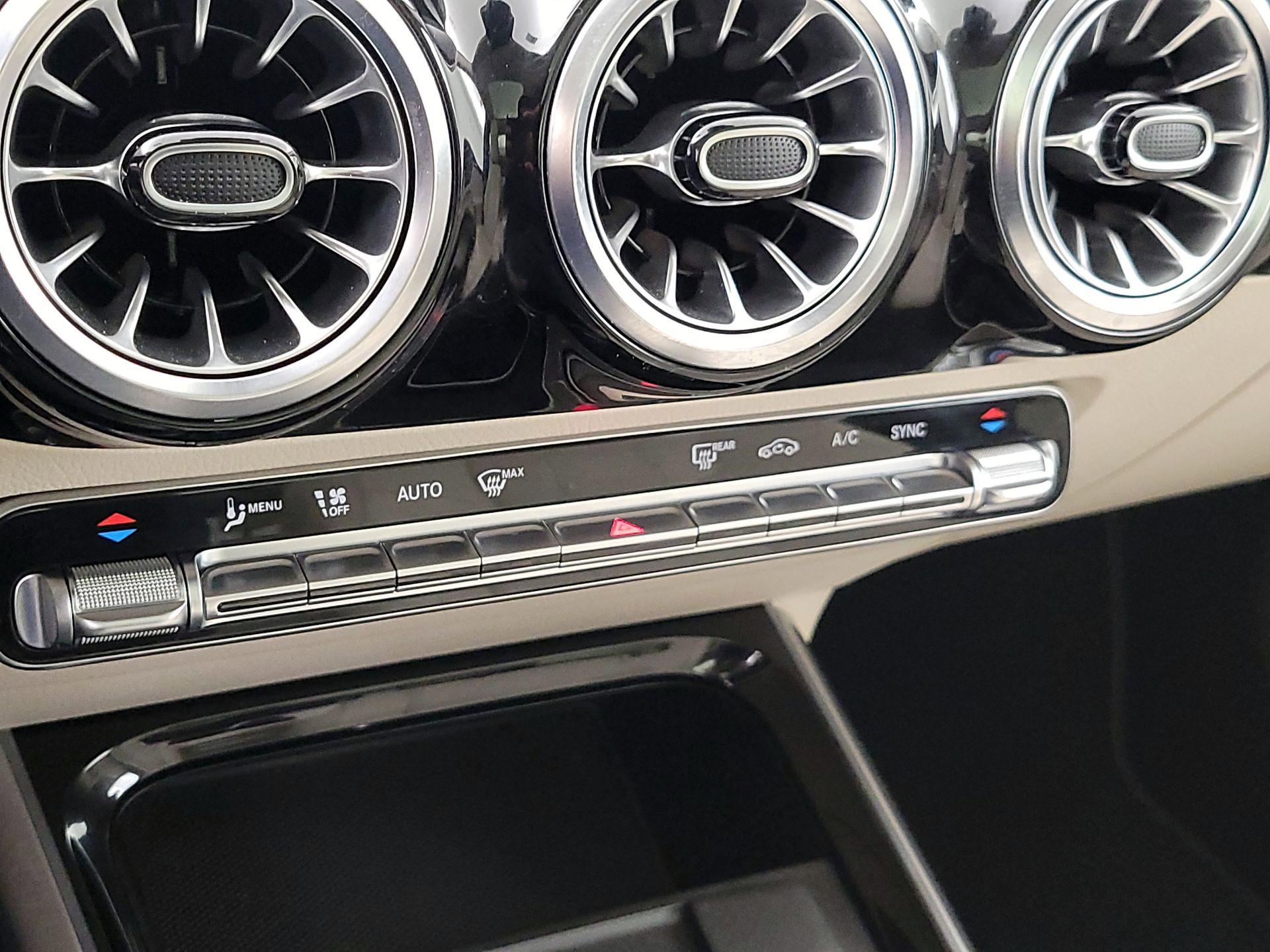 Thumbnail: 2023 Mercedes-Benz GLA - 17