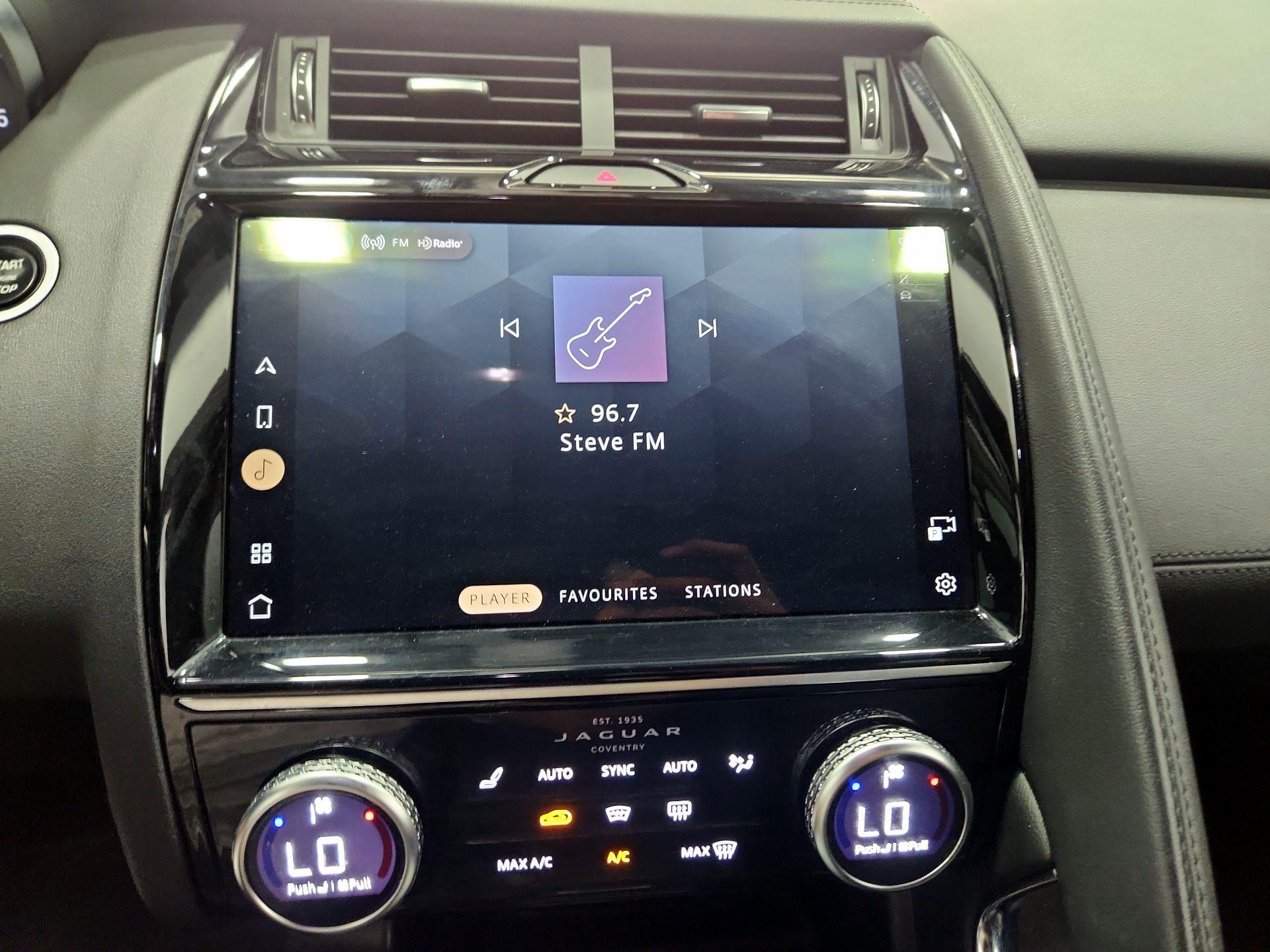 Thumbnail: 2022 Jaguar E-Pace - 16