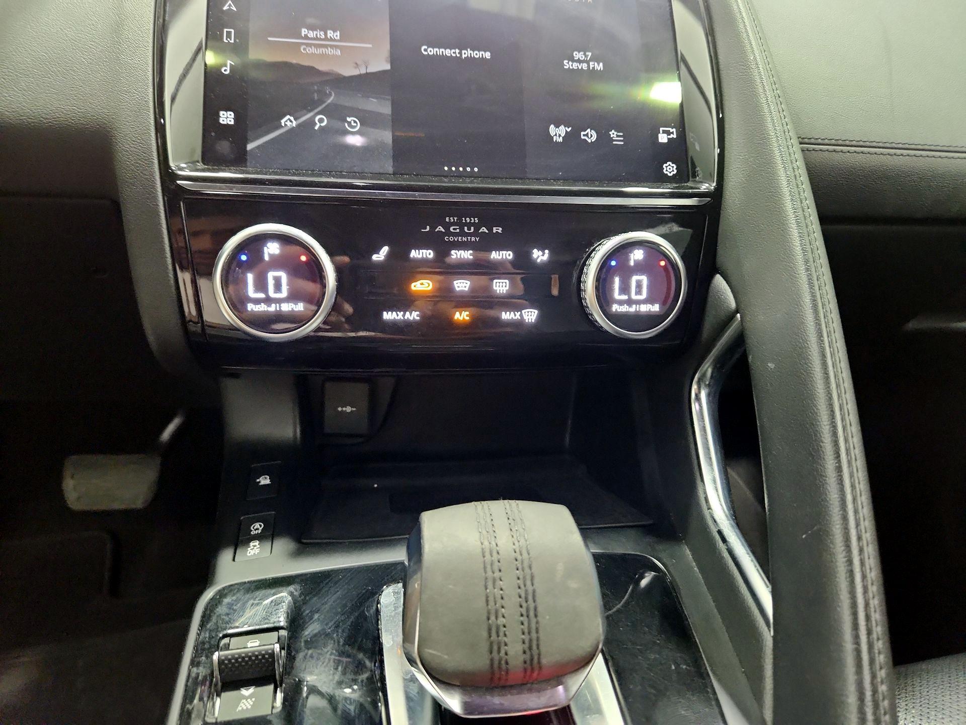 Thumbnail: 2022 Jaguar E-Pace - 17