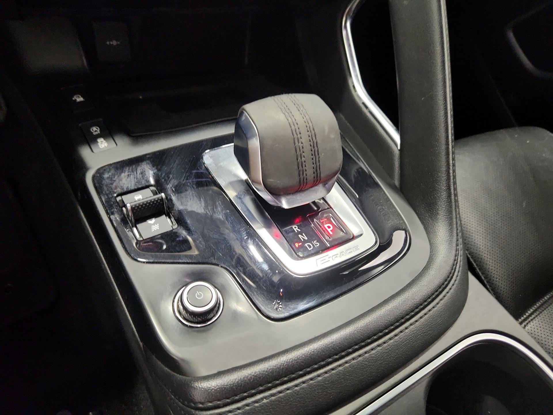 Thumbnail: 2022 Jaguar E-Pace - 18