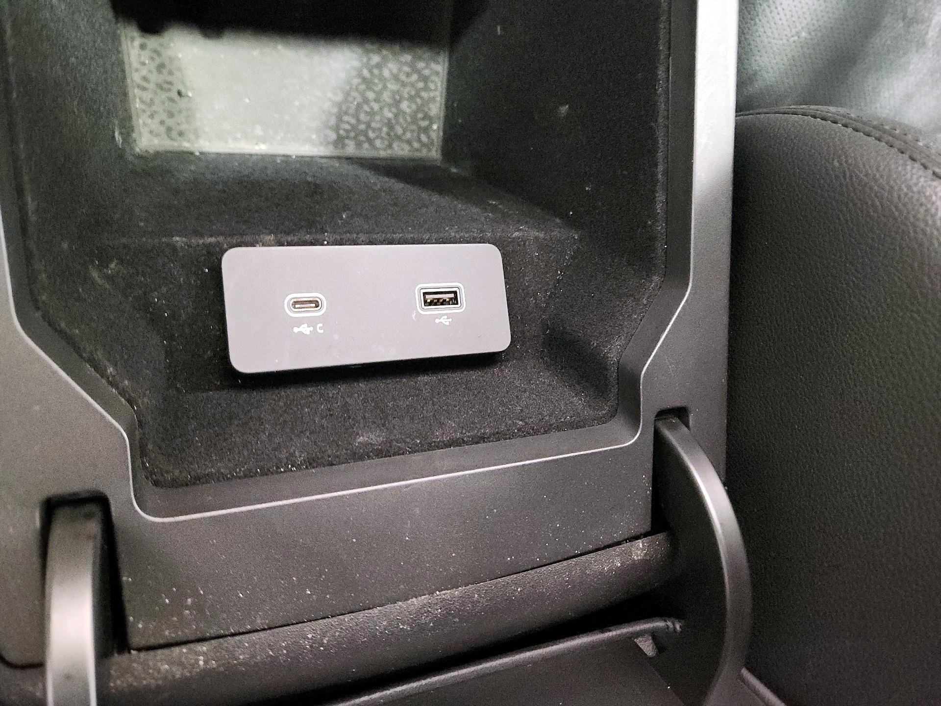 Thumbnail: 2022 Jaguar E-Pace - 19