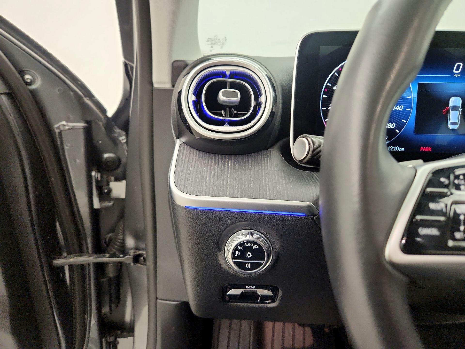 Thumbnail: 2023 Mercedes-Benz C-Class - 13