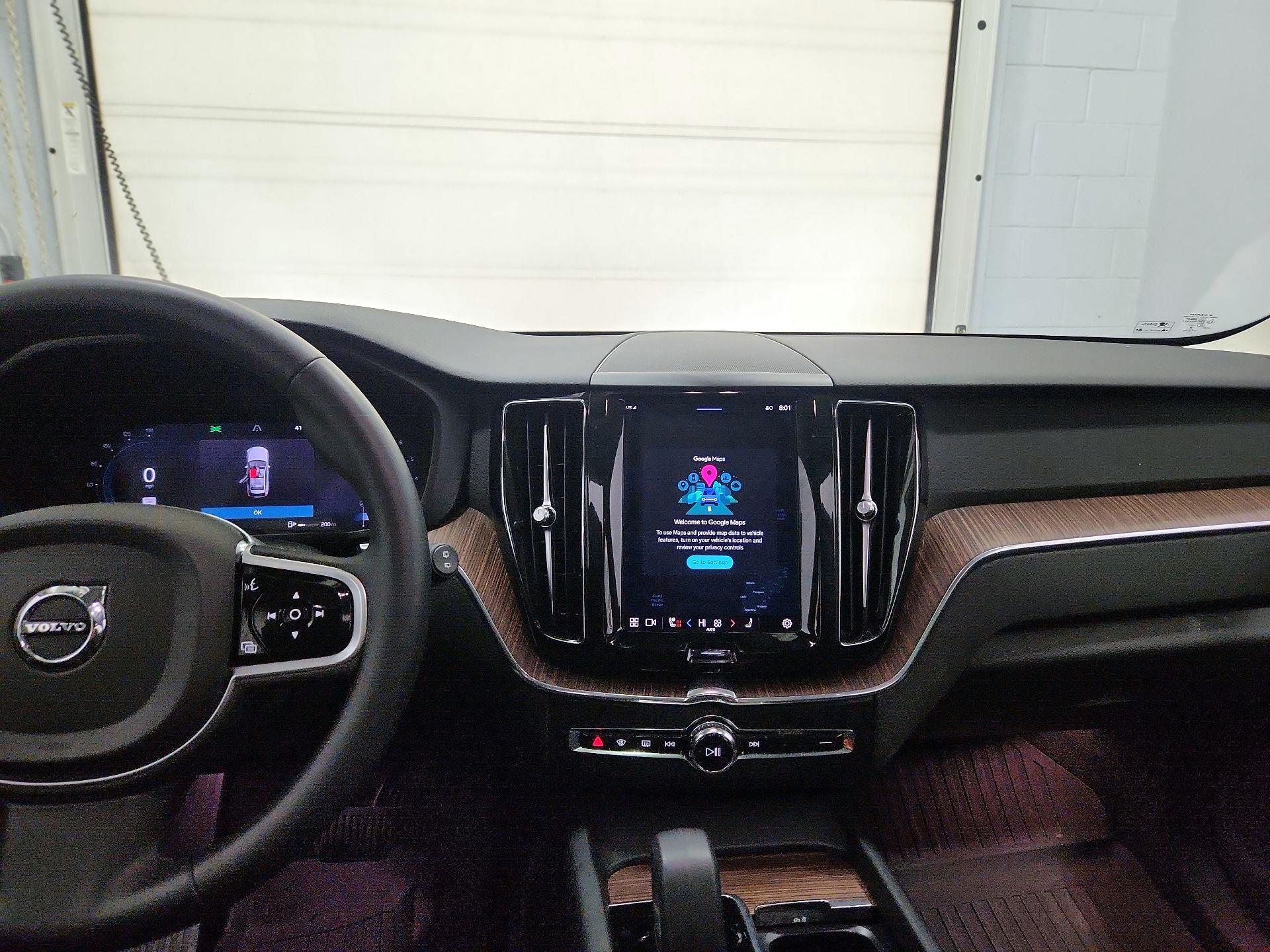 Thumbnail: 2023 Volvo XC60 - 9