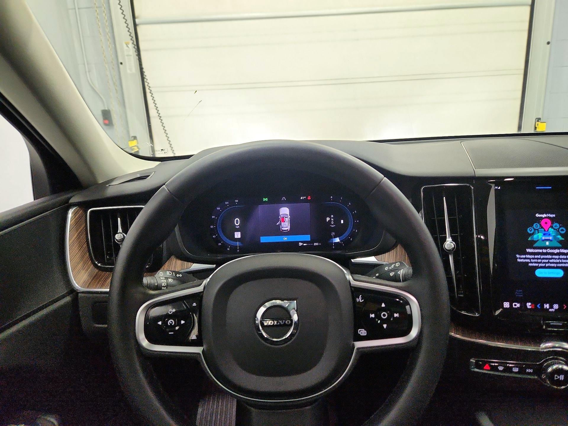 Thumbnail: 2023 Volvo XC60 - 10