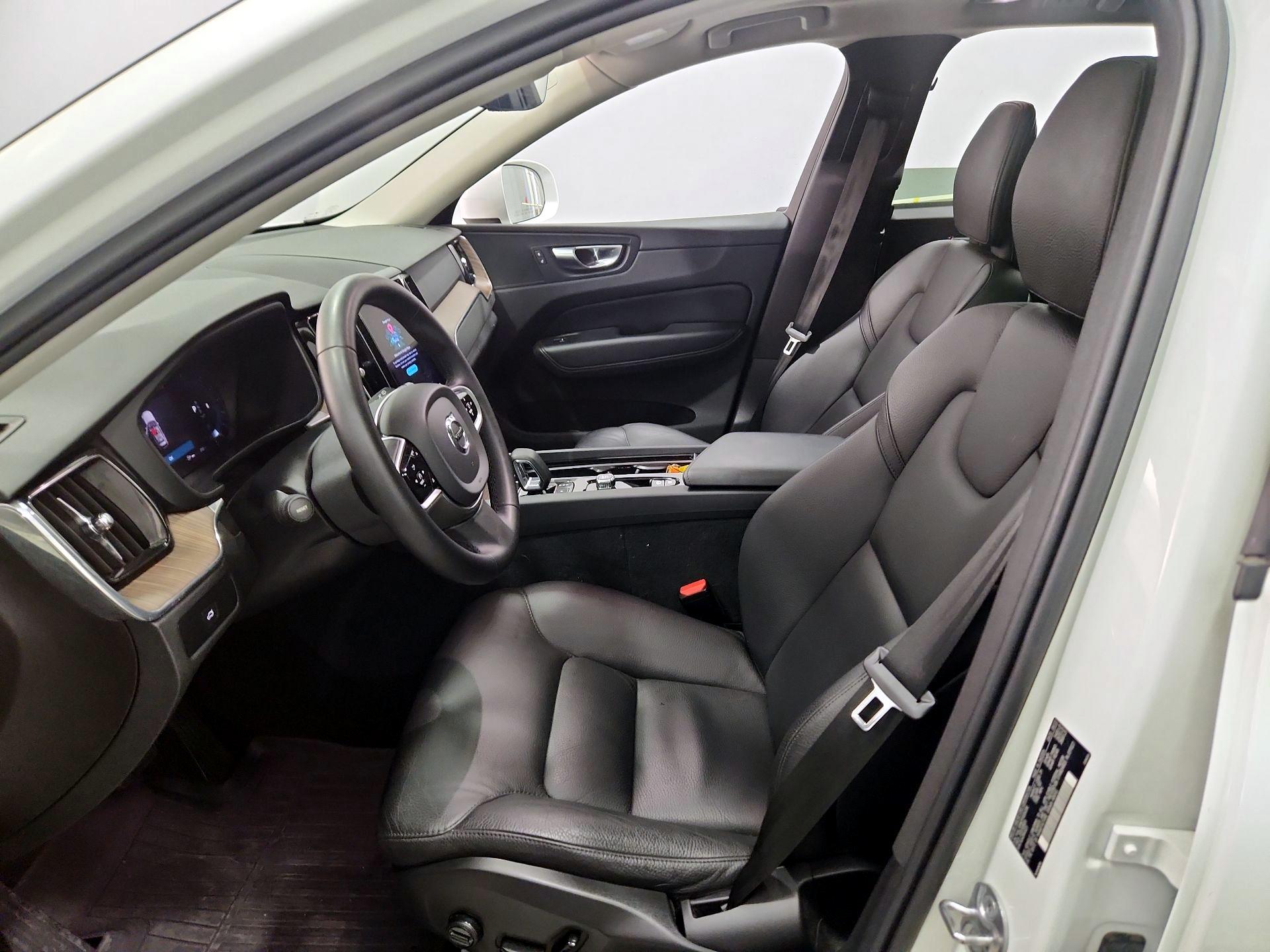 Thumbnail: 2023 Volvo XC60 - 11