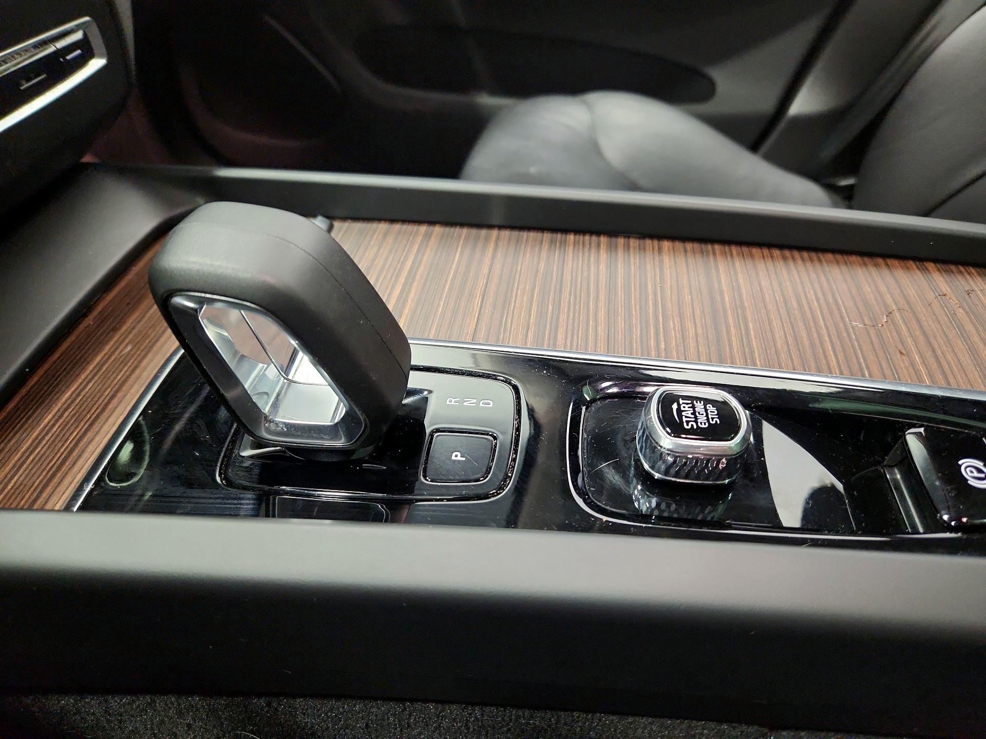 Thumbnail: 2023 Volvo XC60 - 18