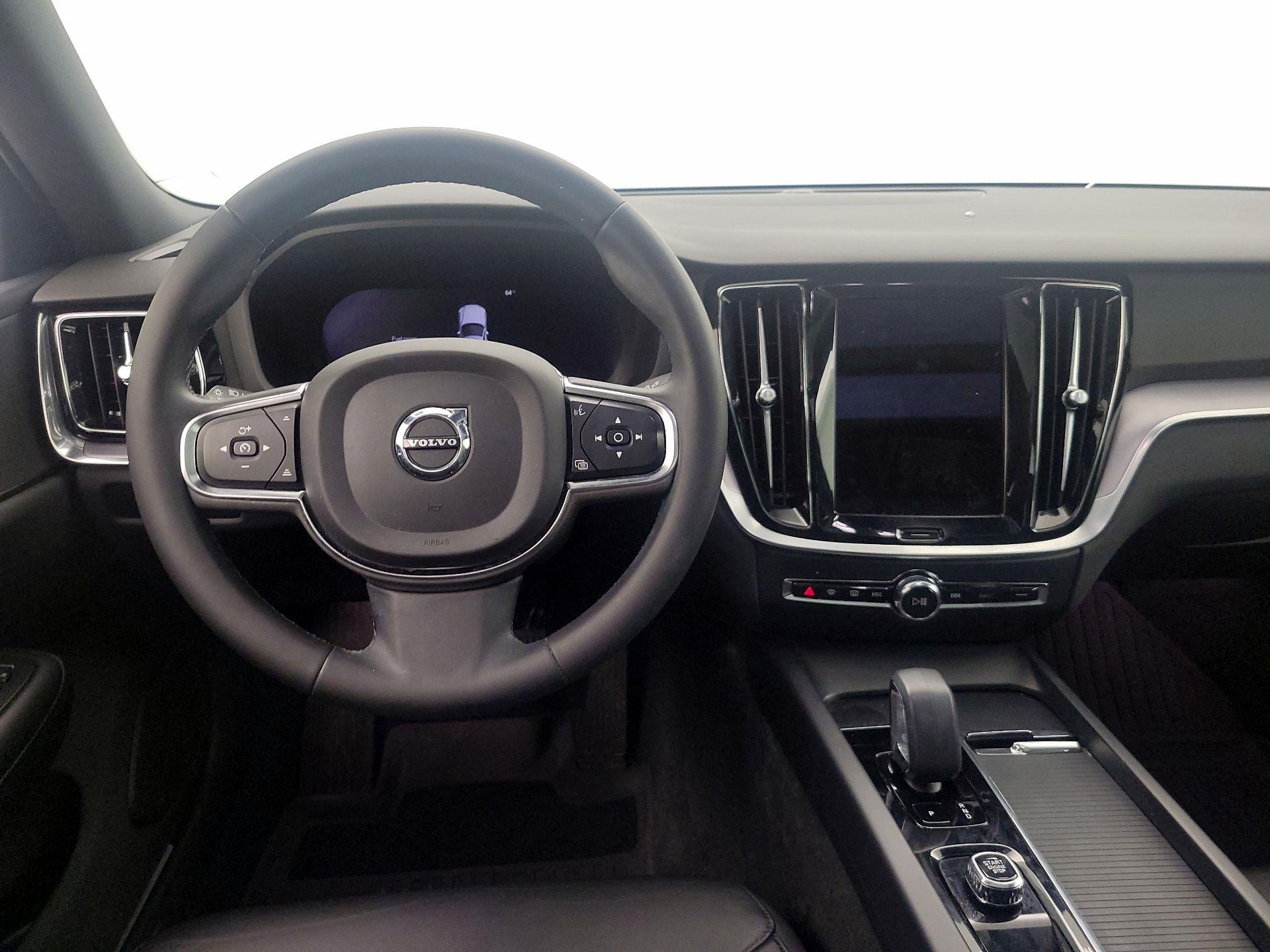 Thumbnail: 2023 Volvo S60 - 10