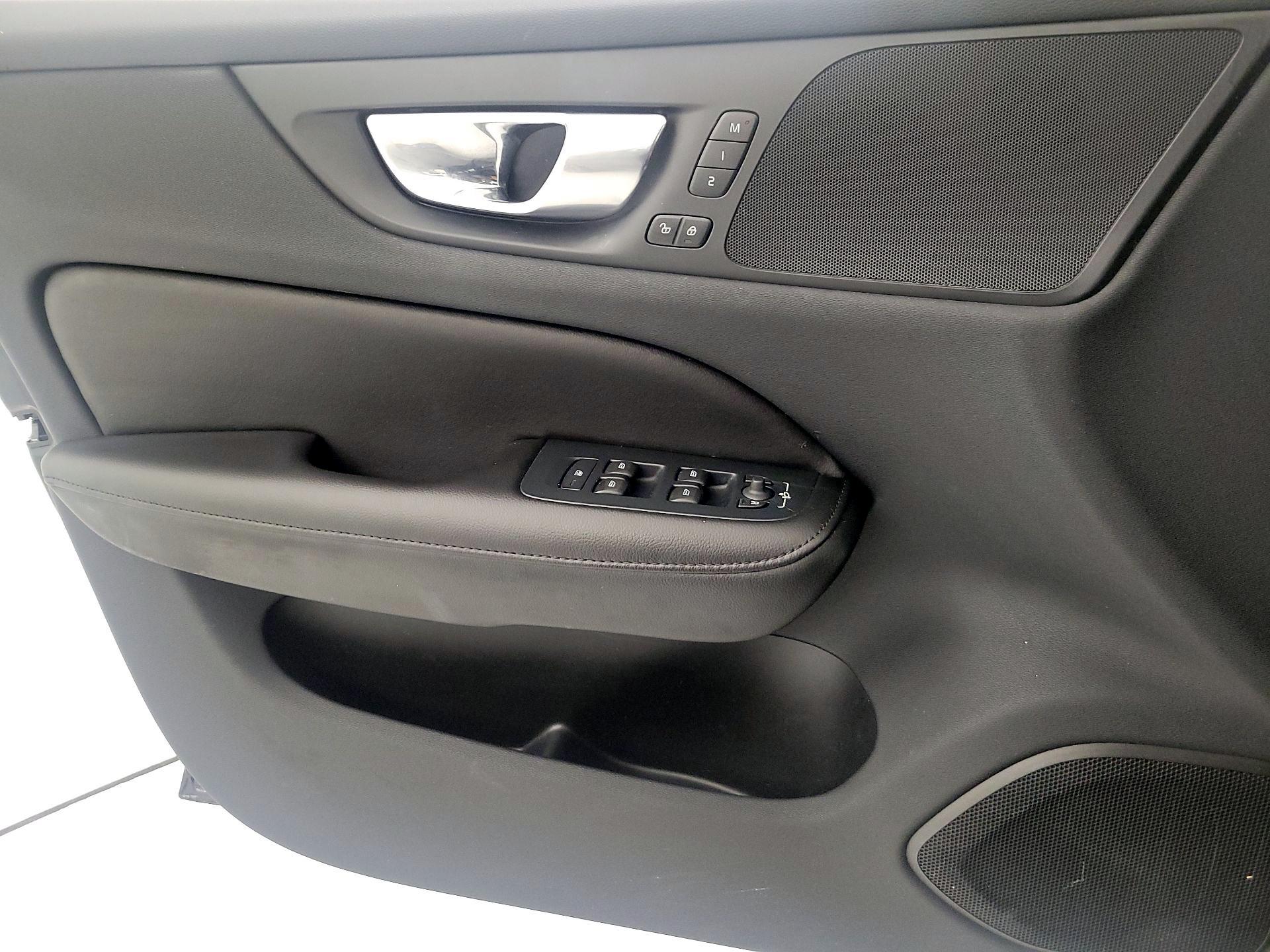 Thumbnail: 2023 Volvo S60 - 12