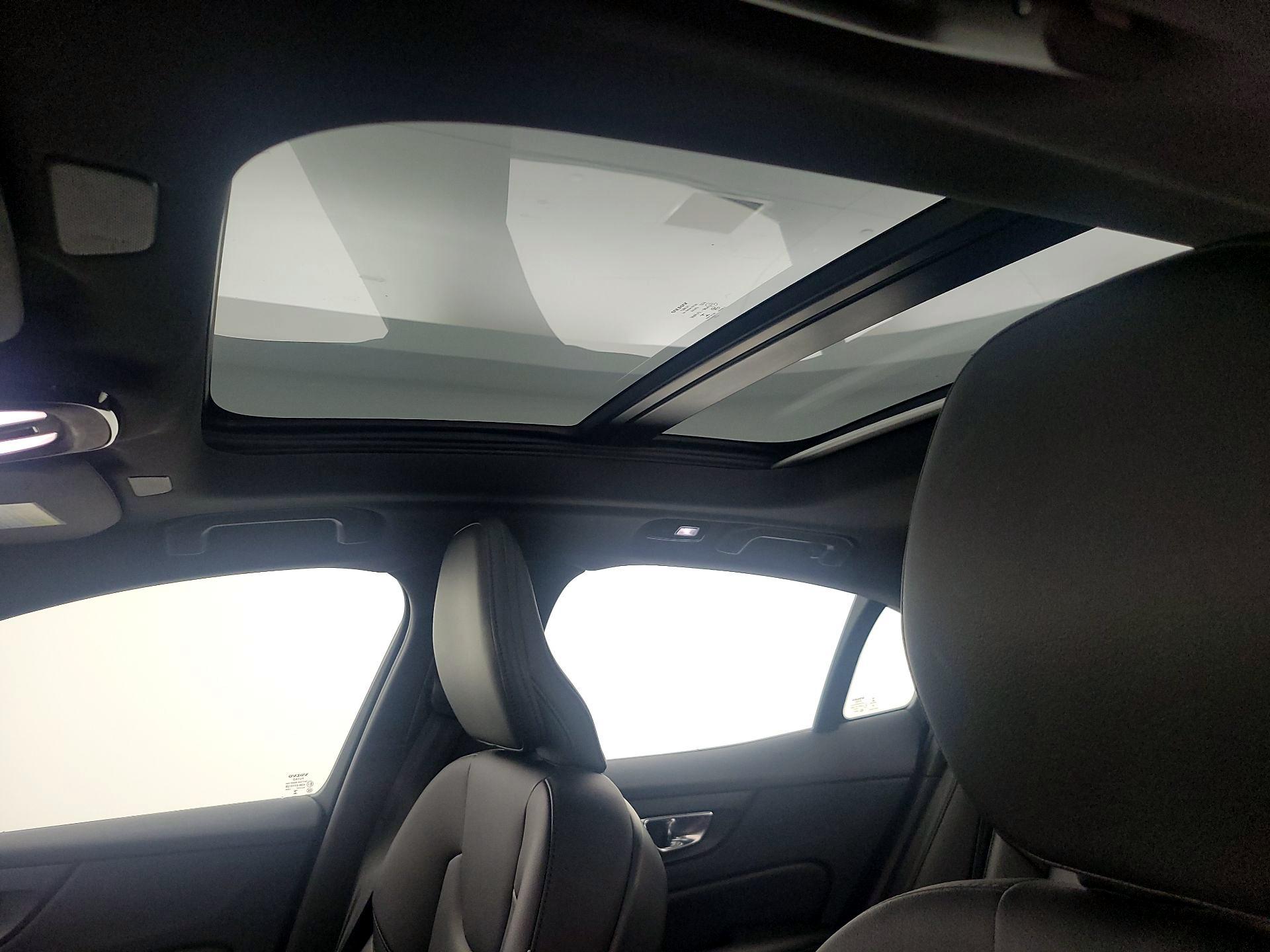 Thumbnail: 2023 Volvo S60 - 20