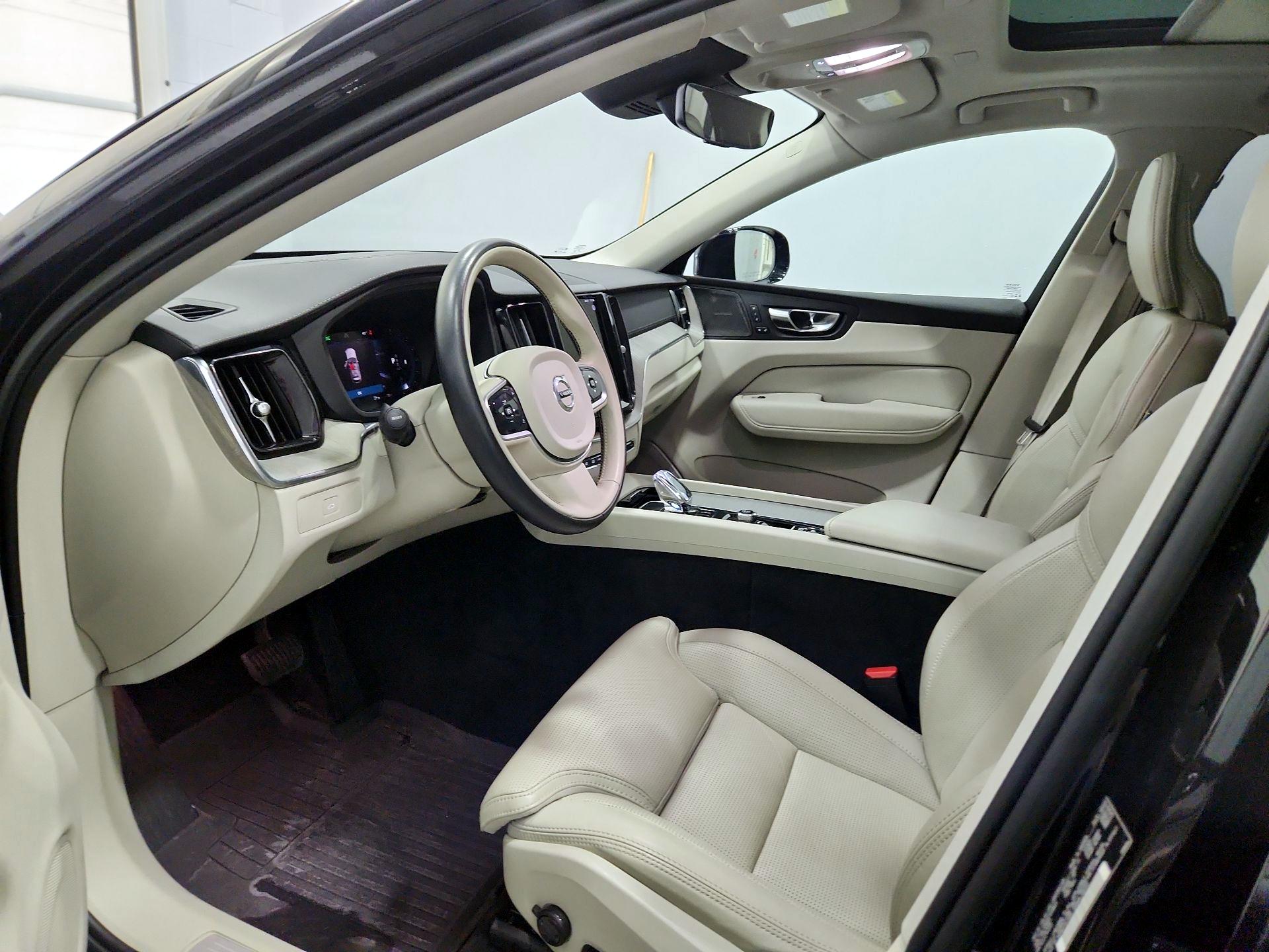 Thumbnail: 2023 Volvo XC60 - 11