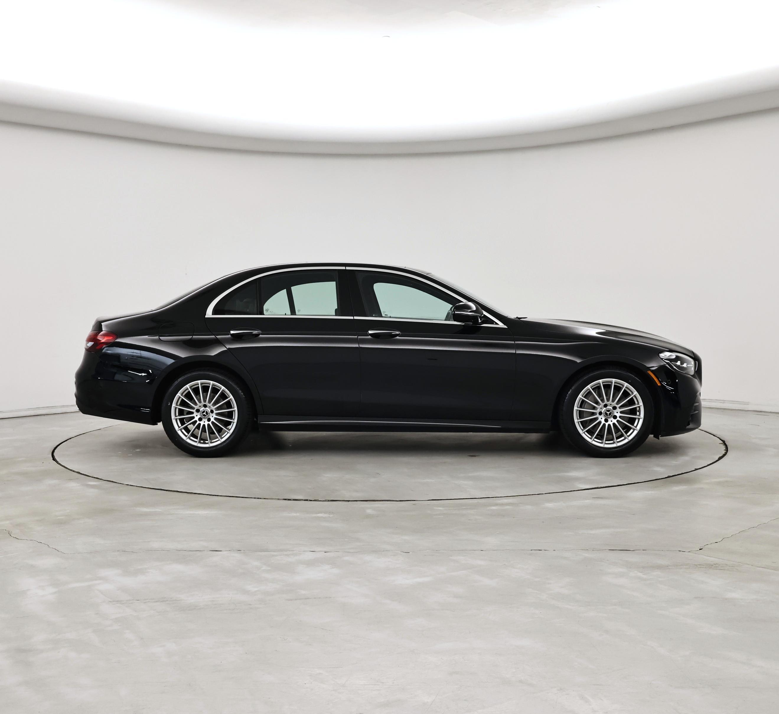 Thumbnail: 2023 Mercedes-Benz E-Class - 7