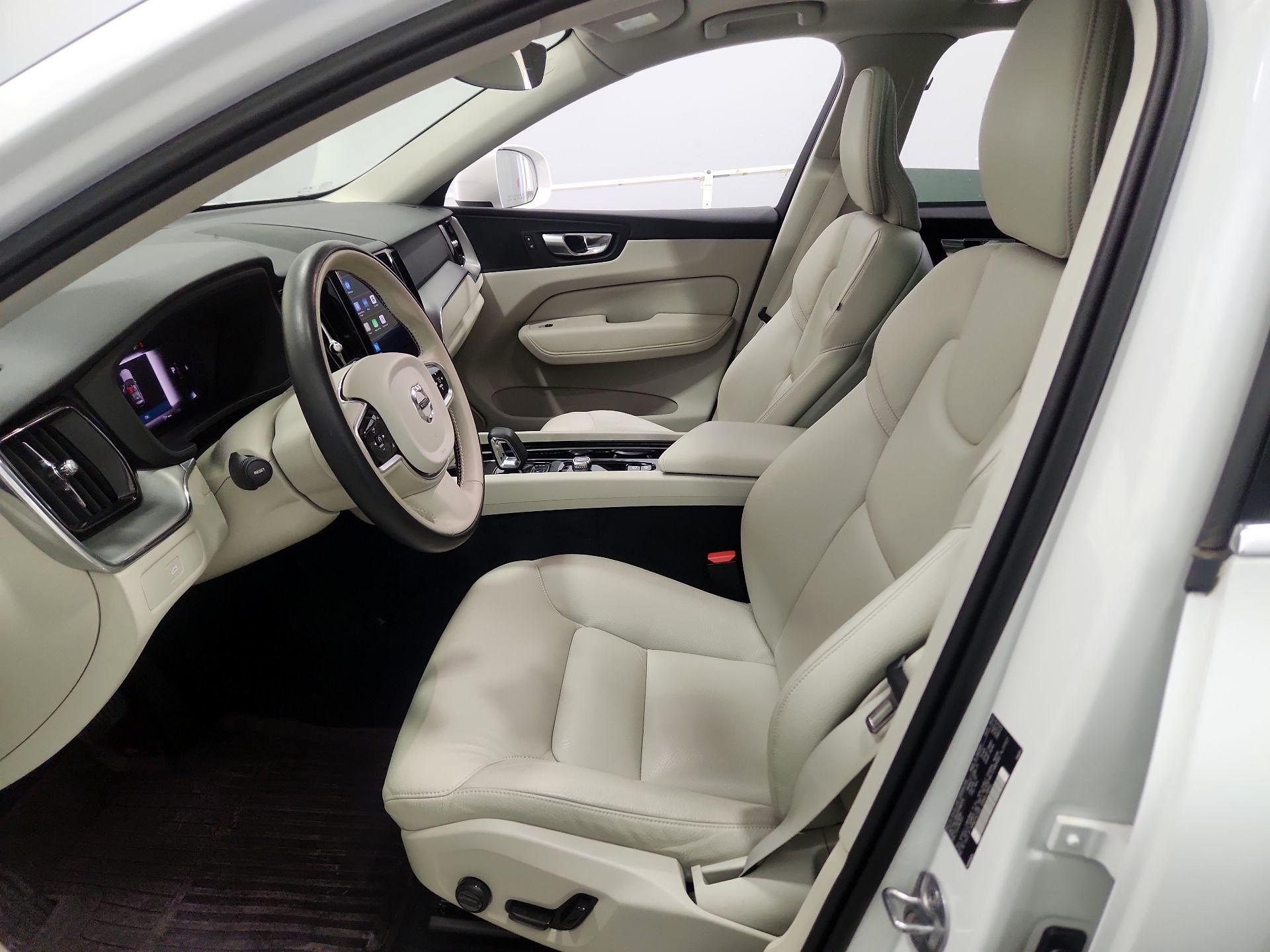 Thumbnail: 2023 Volvo XC60 - 11