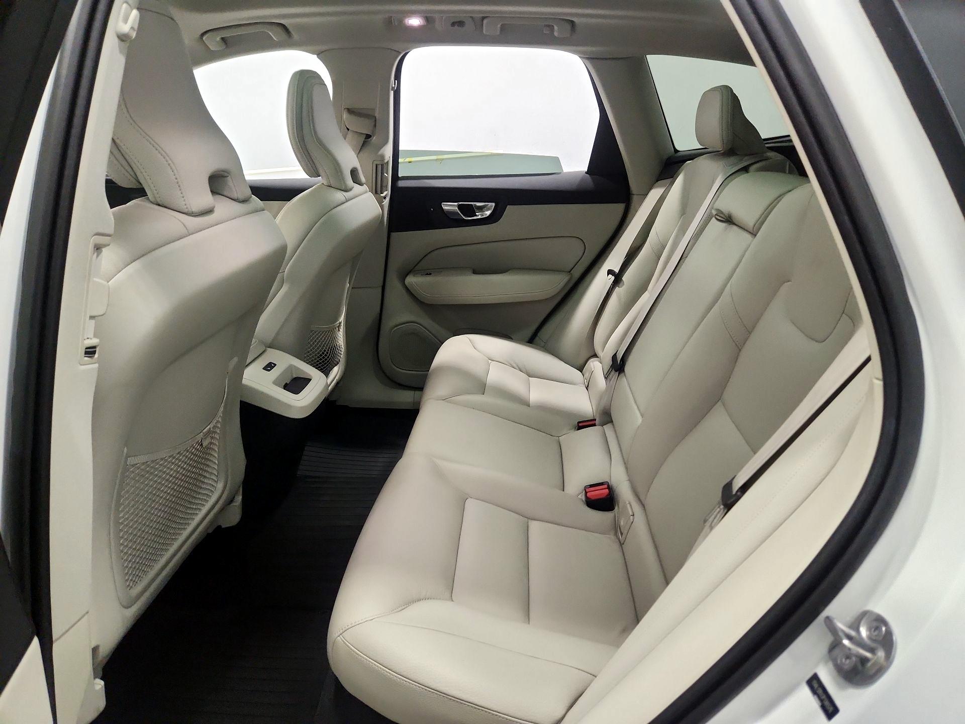 Thumbnail: 2023 Volvo XC60 - 20