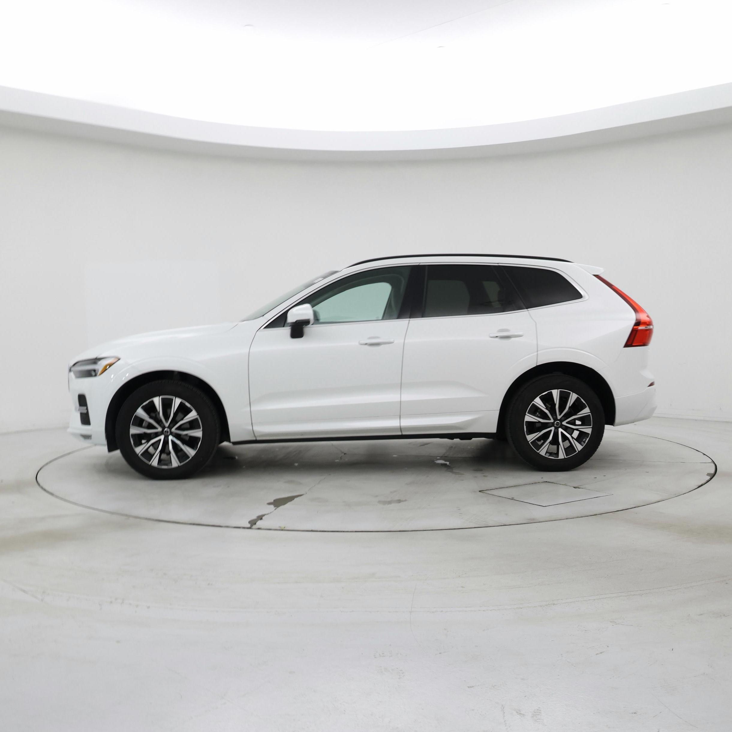 Thumbnail: 2023 Volvo XC60 - 3