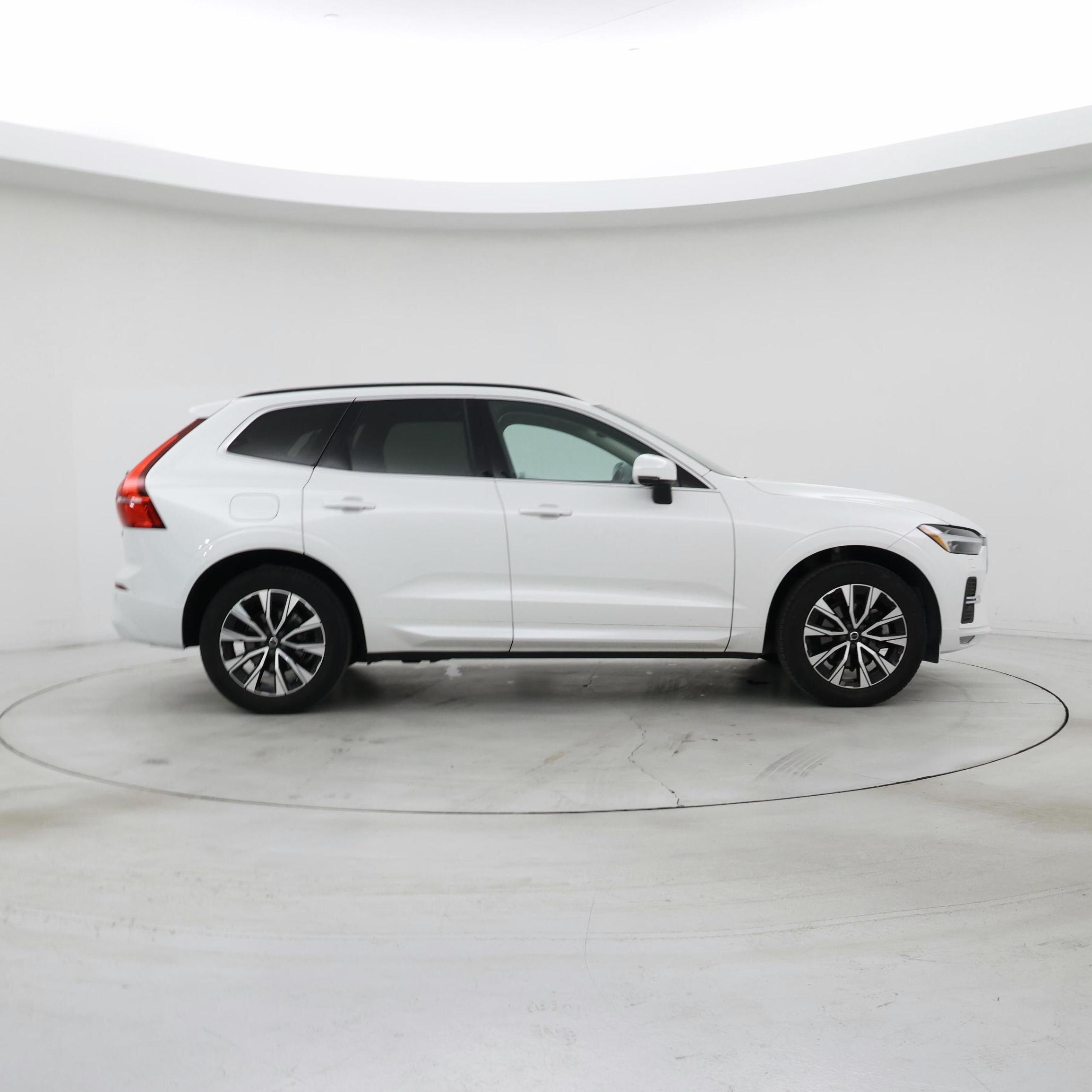 Thumbnail: 2023 Volvo XC60 - 7