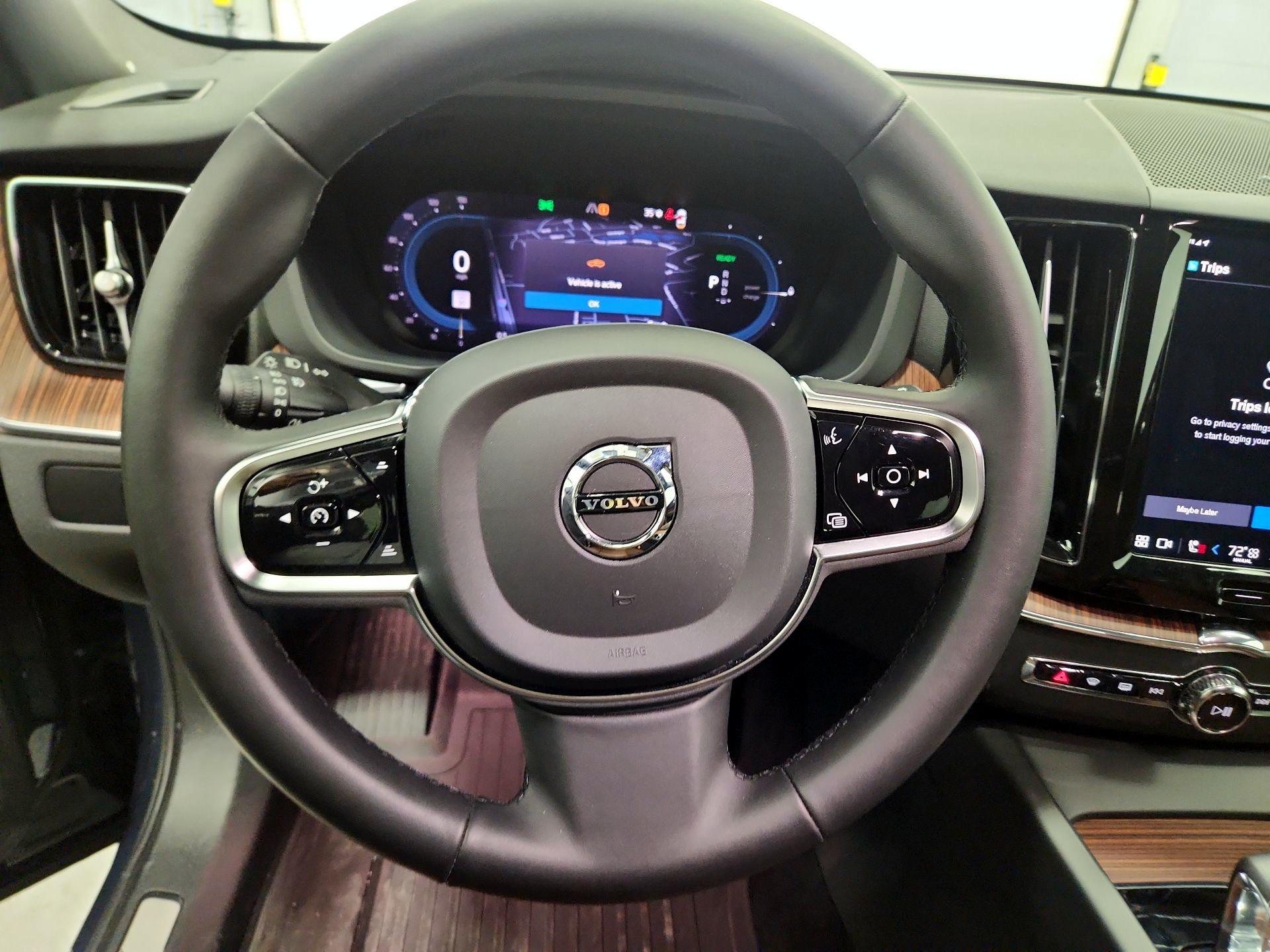 Thumbnail: 2024 Volvo XC60 - 10