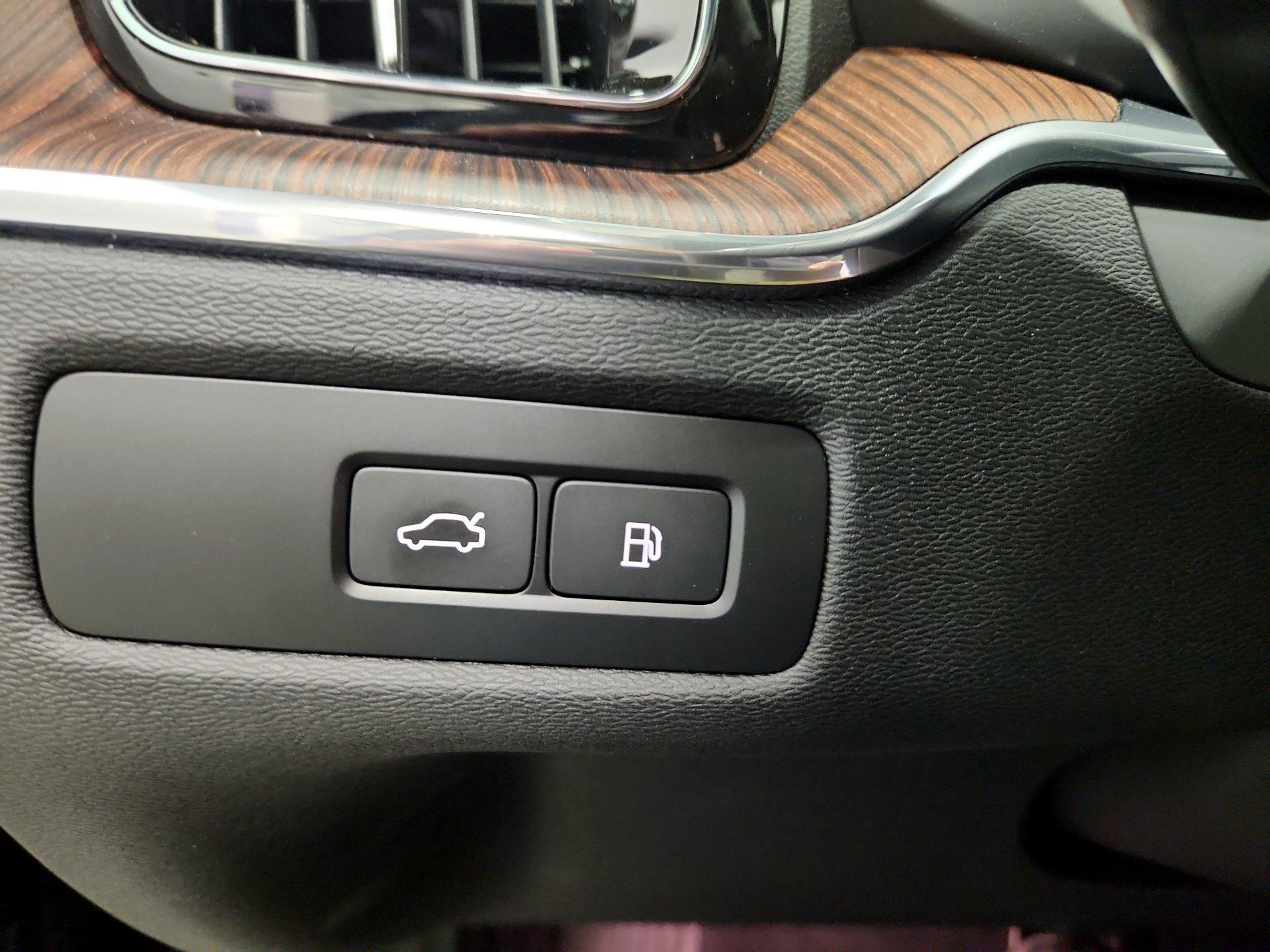 Thumbnail: 2024 Volvo XC60 - 13