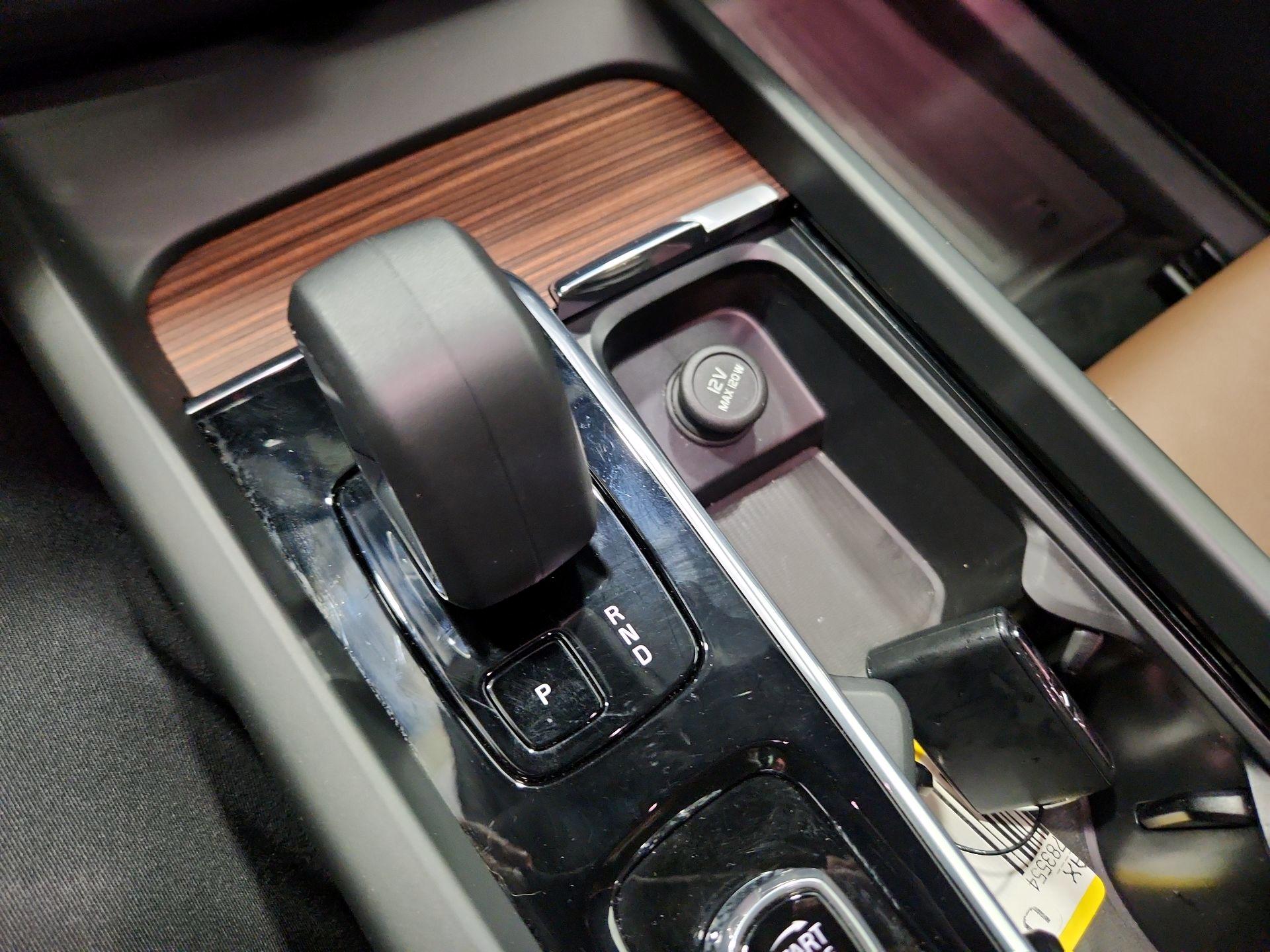 Thumbnail: 2024 Volvo XC60 - 18