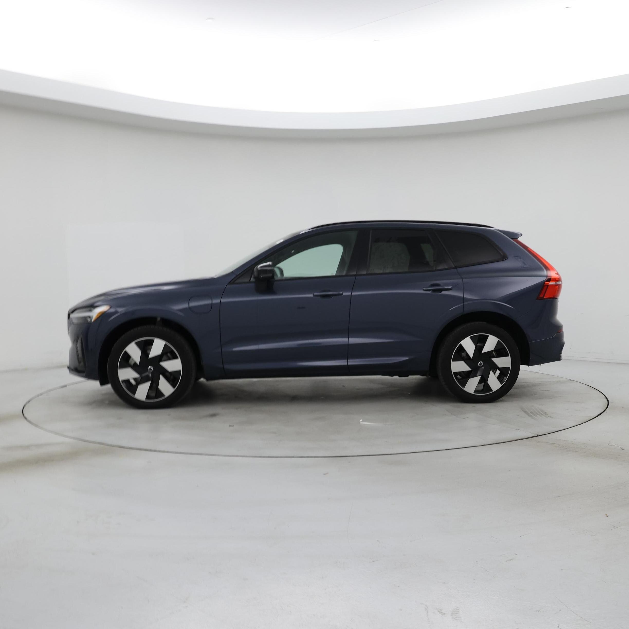 Thumbnail: 2024 Volvo XC60 - 3
