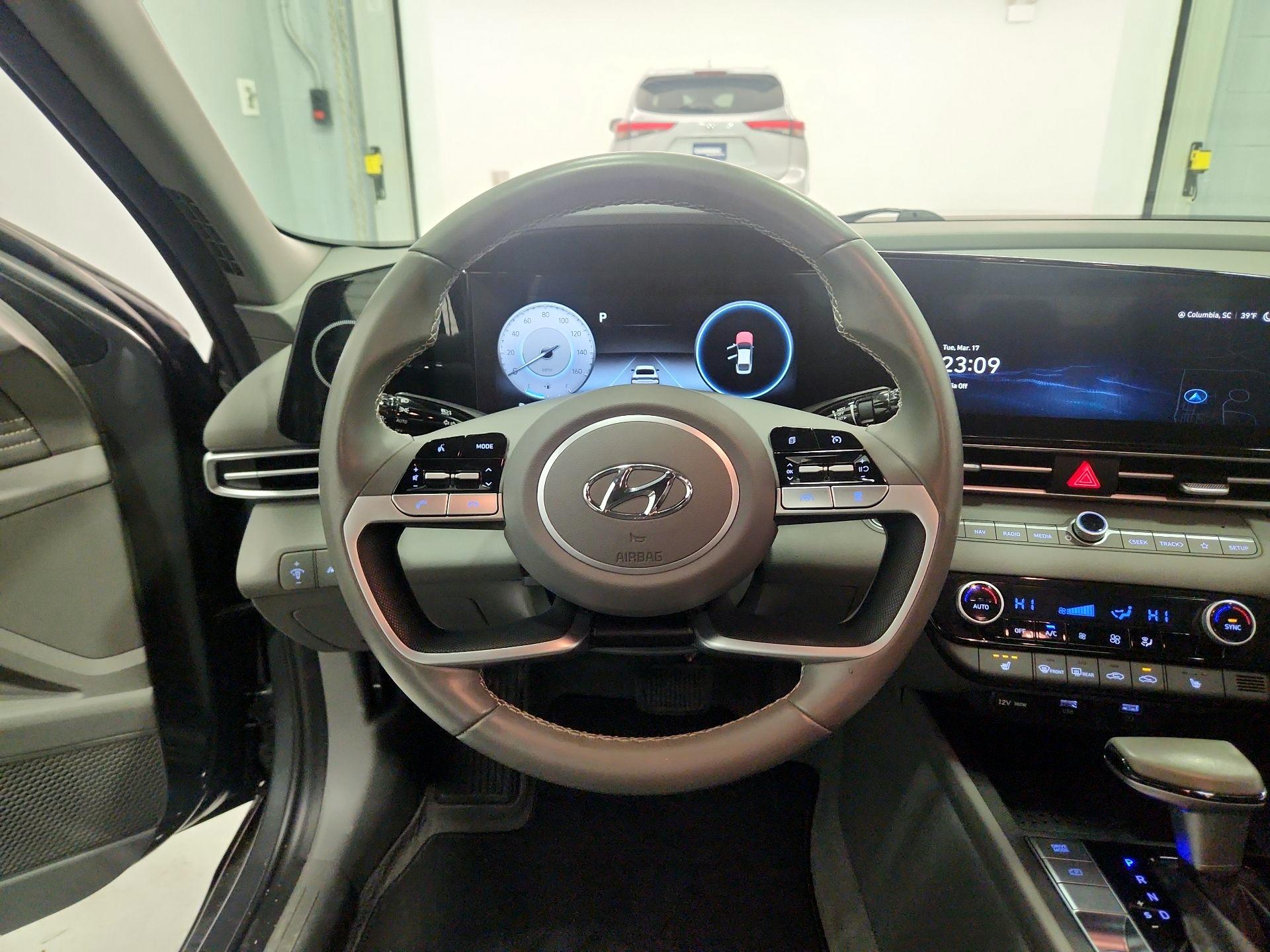 Thumbnail: 2023 Hyundai Elantra - 10