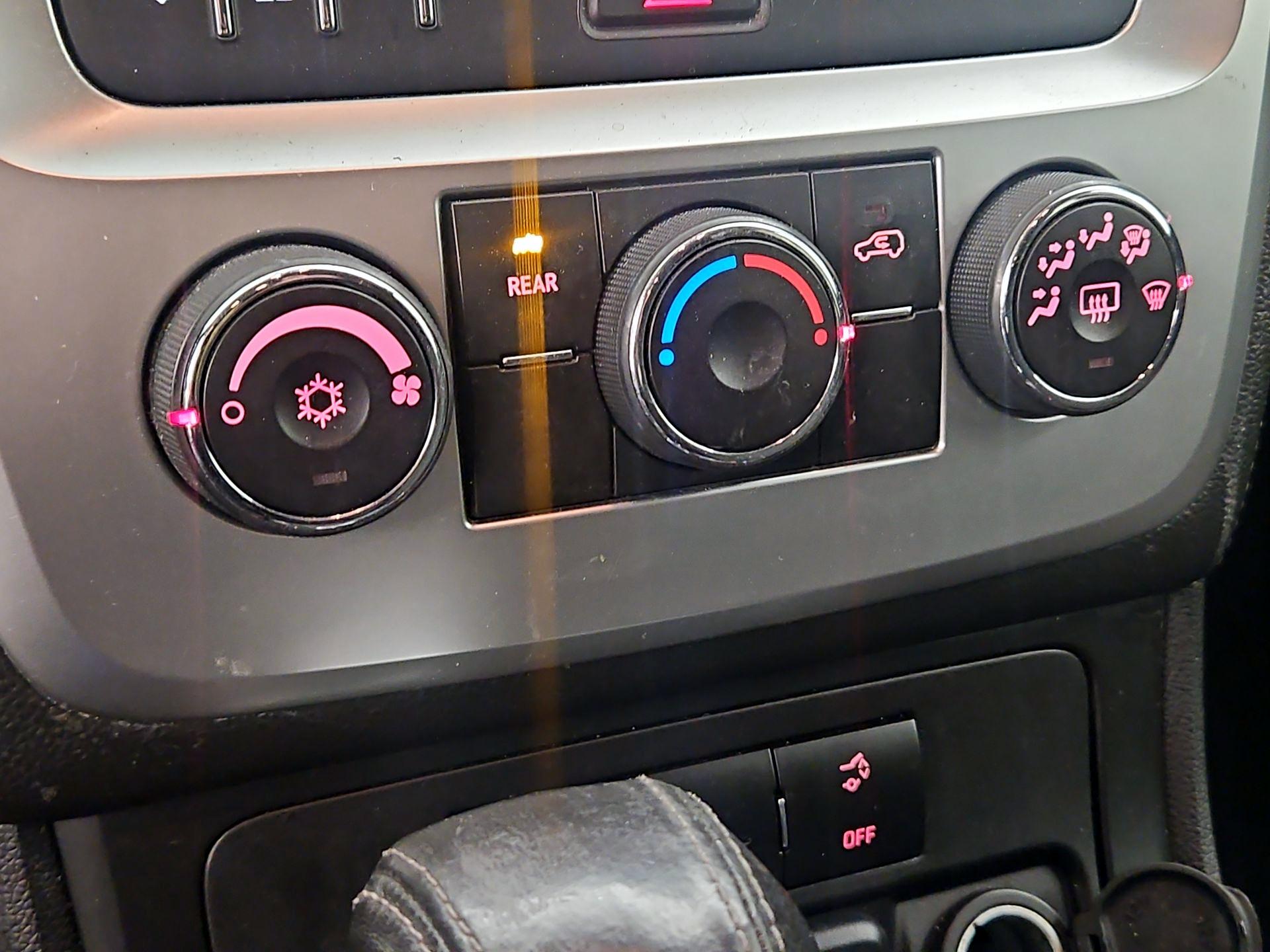 Thumbnail: 2015 GMC Acadia - 16