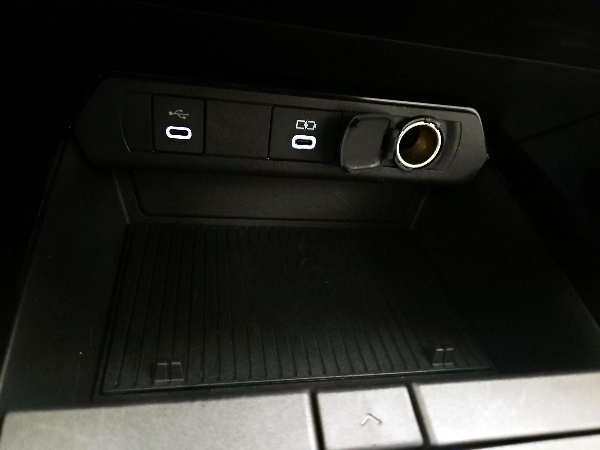 Thumbnail: 2024 Toyota Prius - 18