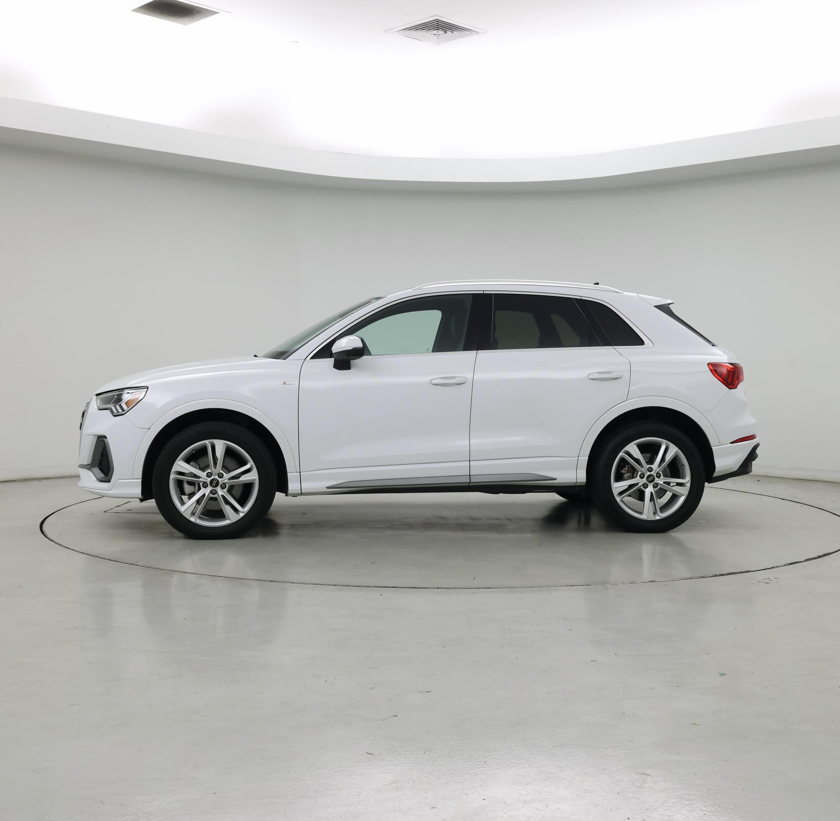 Thumbnail: 2023 Audi Q5 - 3