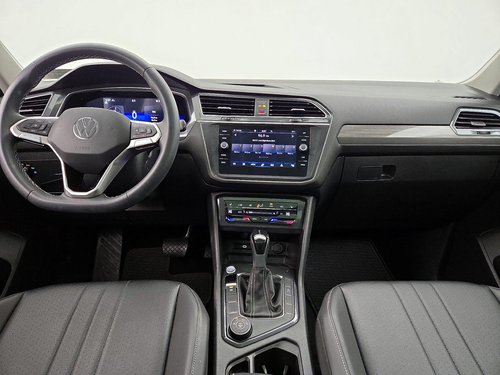 Thumbnail: 2022 Volkswagen Tiguan - 9