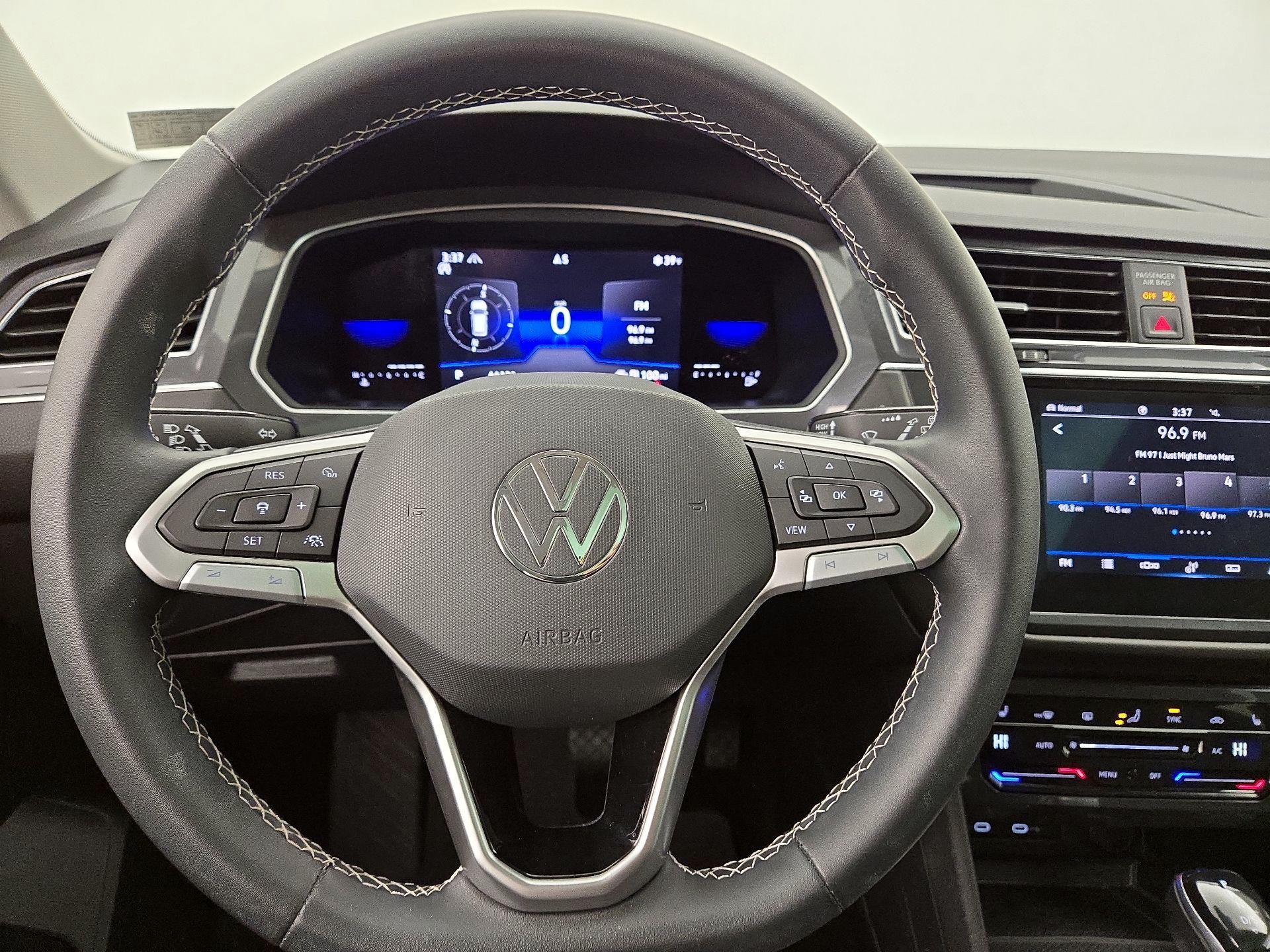 Thumbnail: 2022 Volkswagen Tiguan - 10