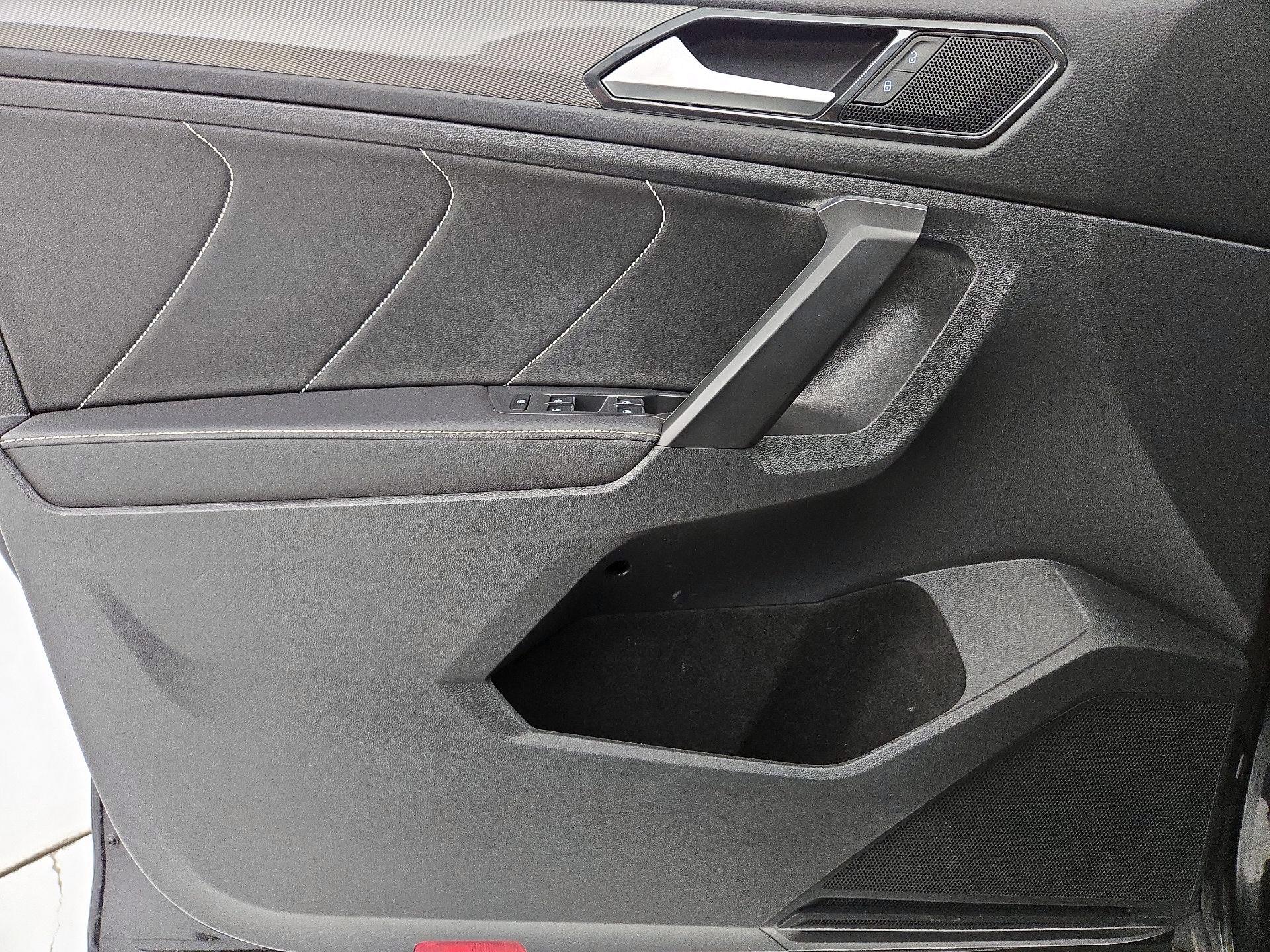 Thumbnail: 2022 Volkswagen Tiguan - 12