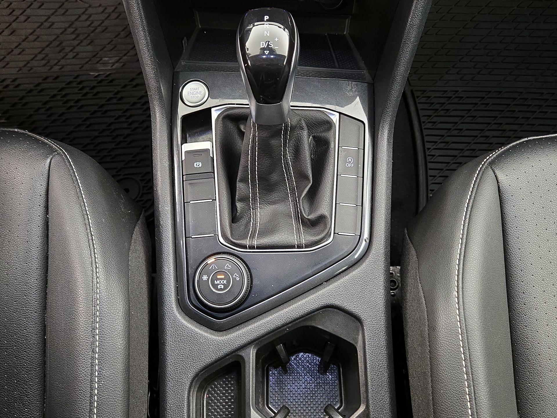 Thumbnail: 2022 Volkswagen Tiguan - 16