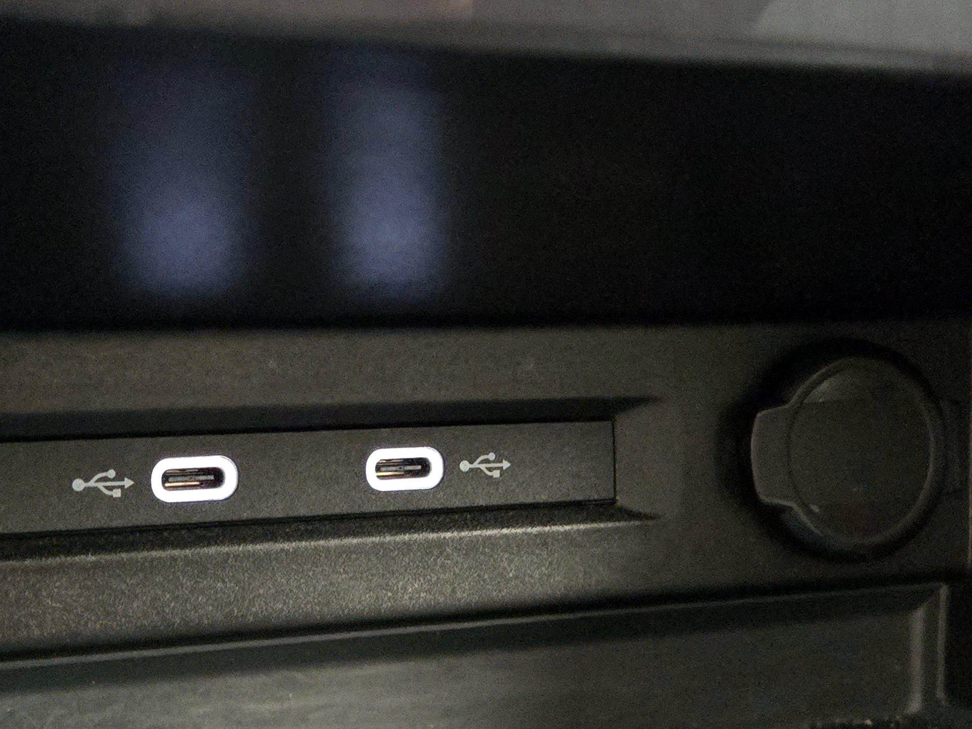 Thumbnail: 2022 Volkswagen Tiguan - 17