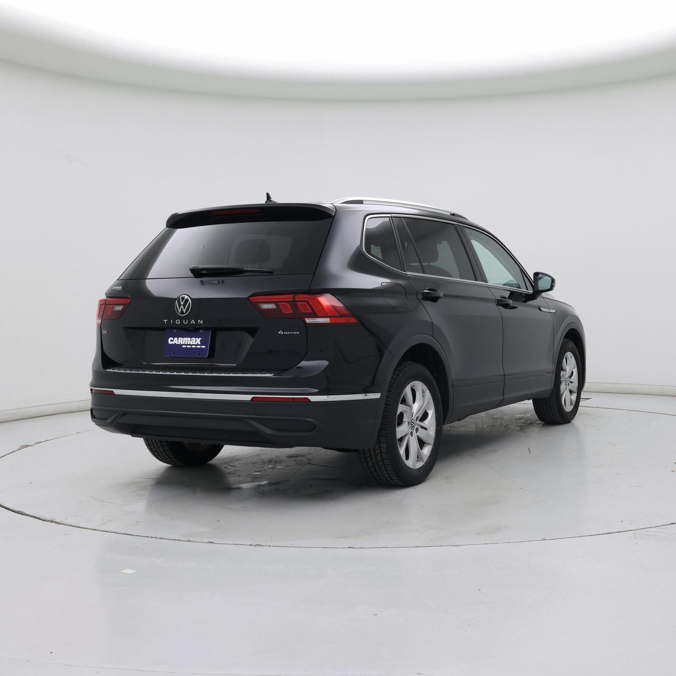 Thumbnail: 2022 Volkswagen Tiguan - 8