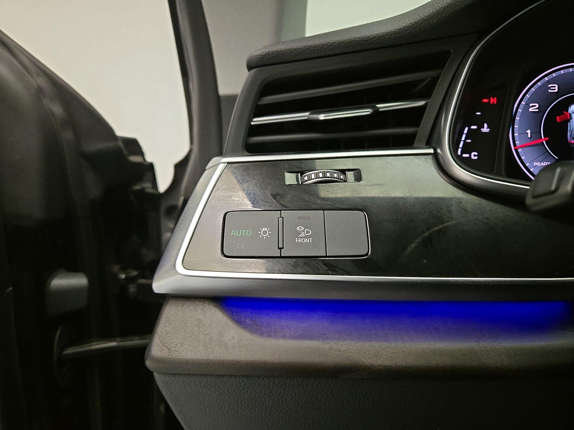 Thumbnail: 2023 Audi Q8 - 13