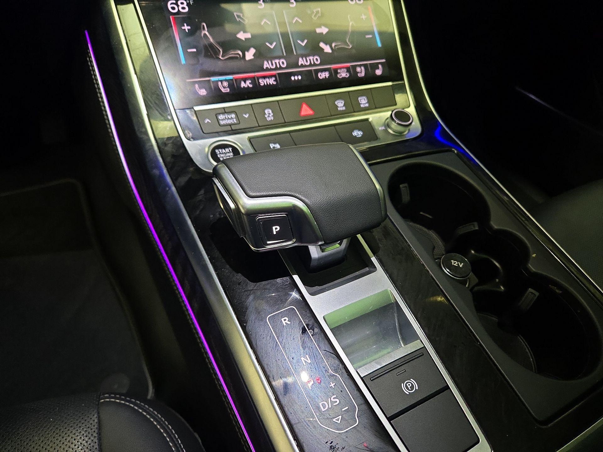 Thumbnail: 2023 Audi Q8 - 18