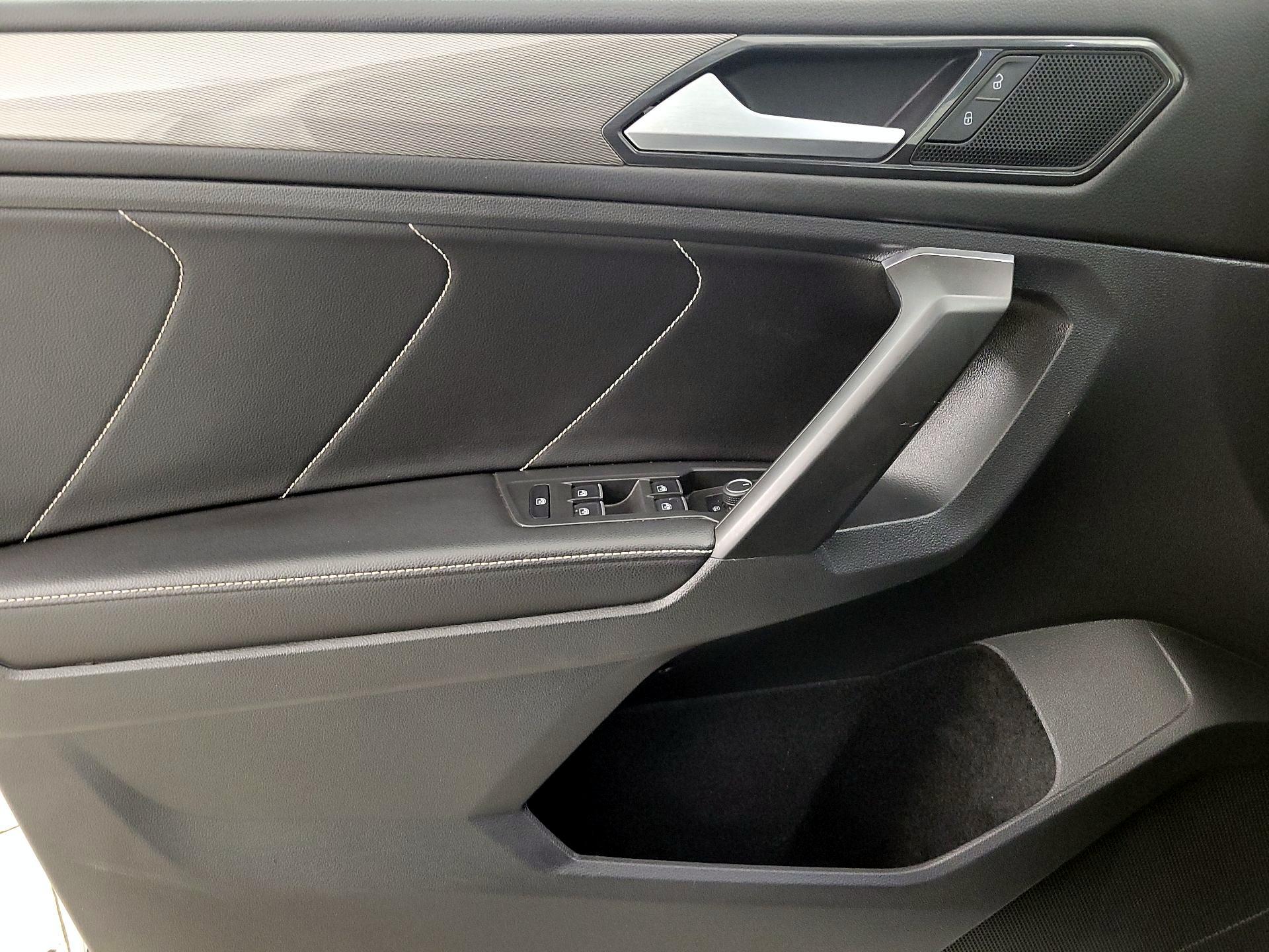 Thumbnail: 2022 Volkswagen Tiguan - 12