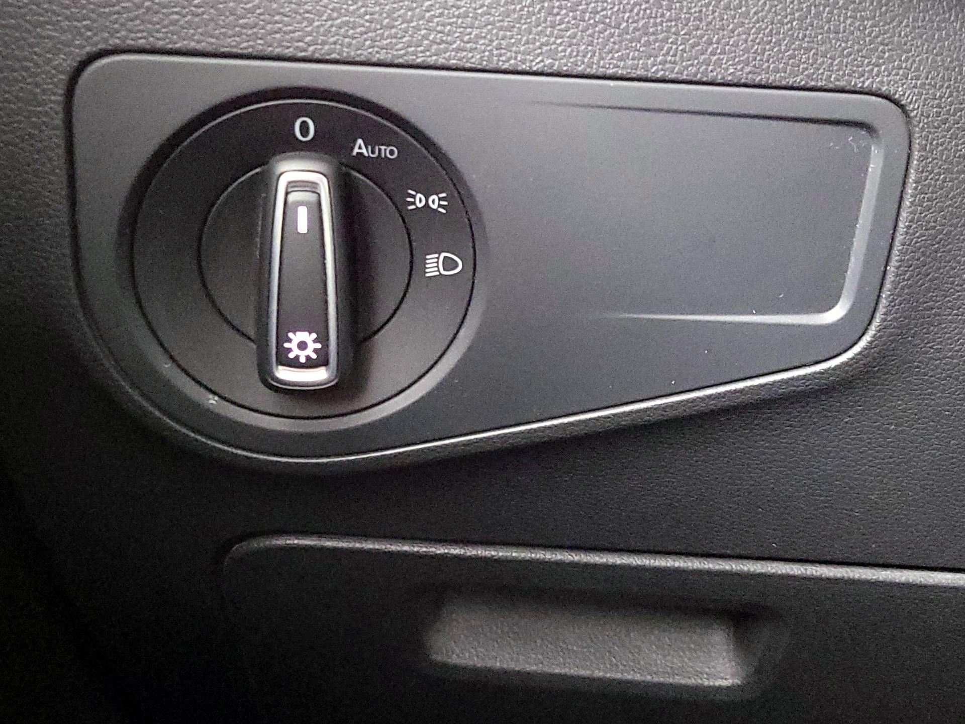 Thumbnail: 2022 Volkswagen Tiguan - 13