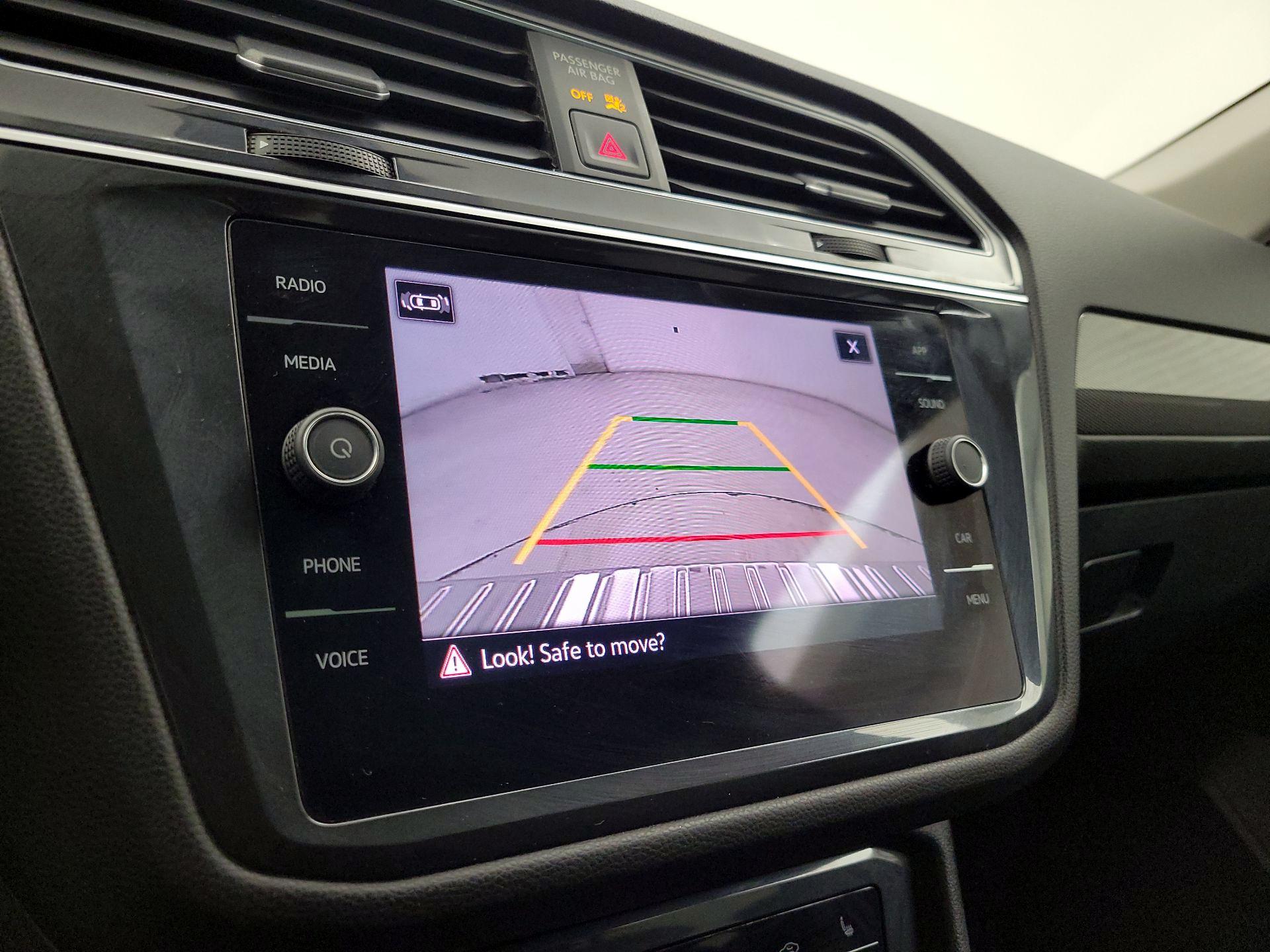 Thumbnail: 2022 Volkswagen Tiguan - 14