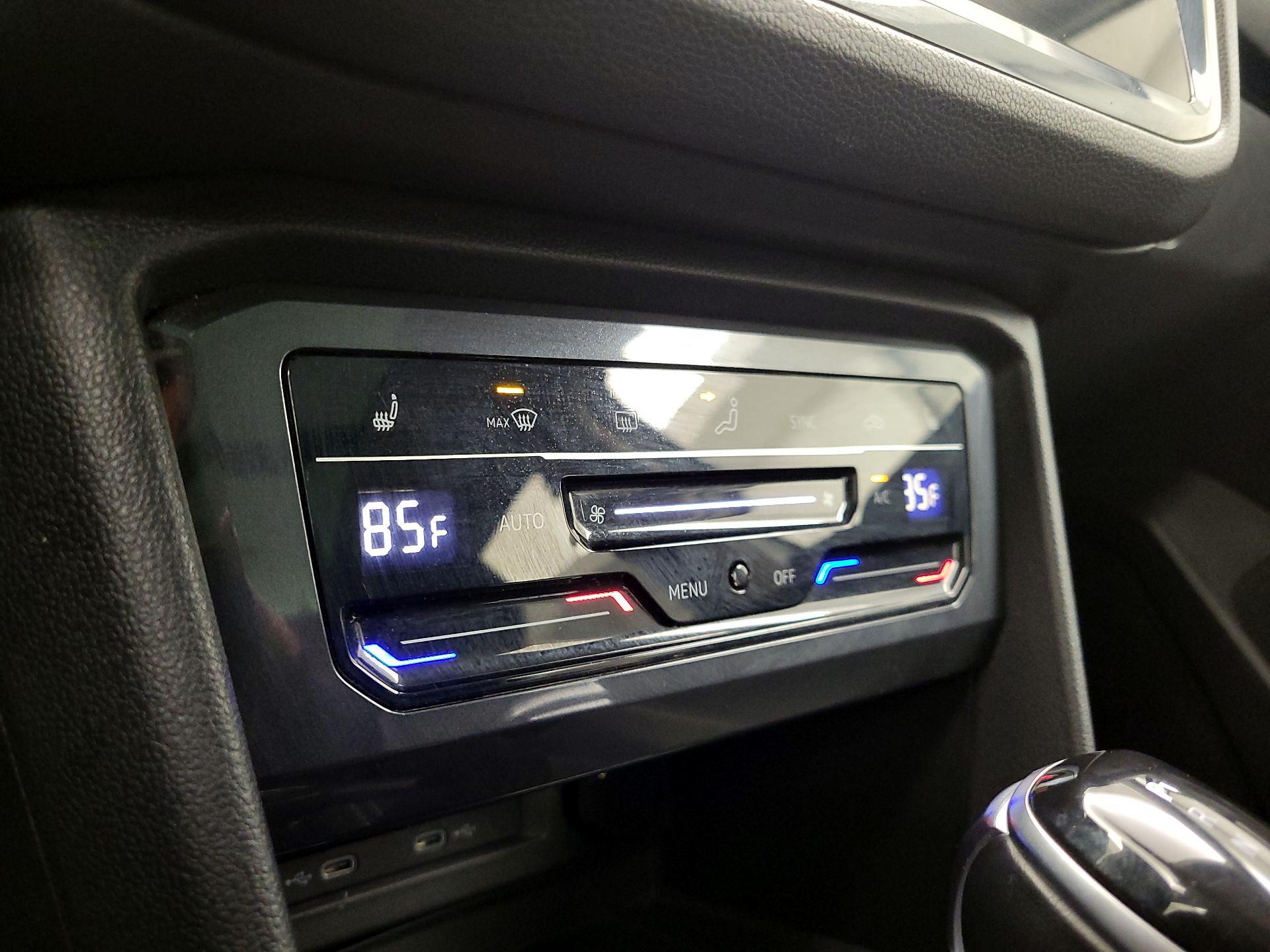 Thumbnail: 2022 Volkswagen Tiguan - 16