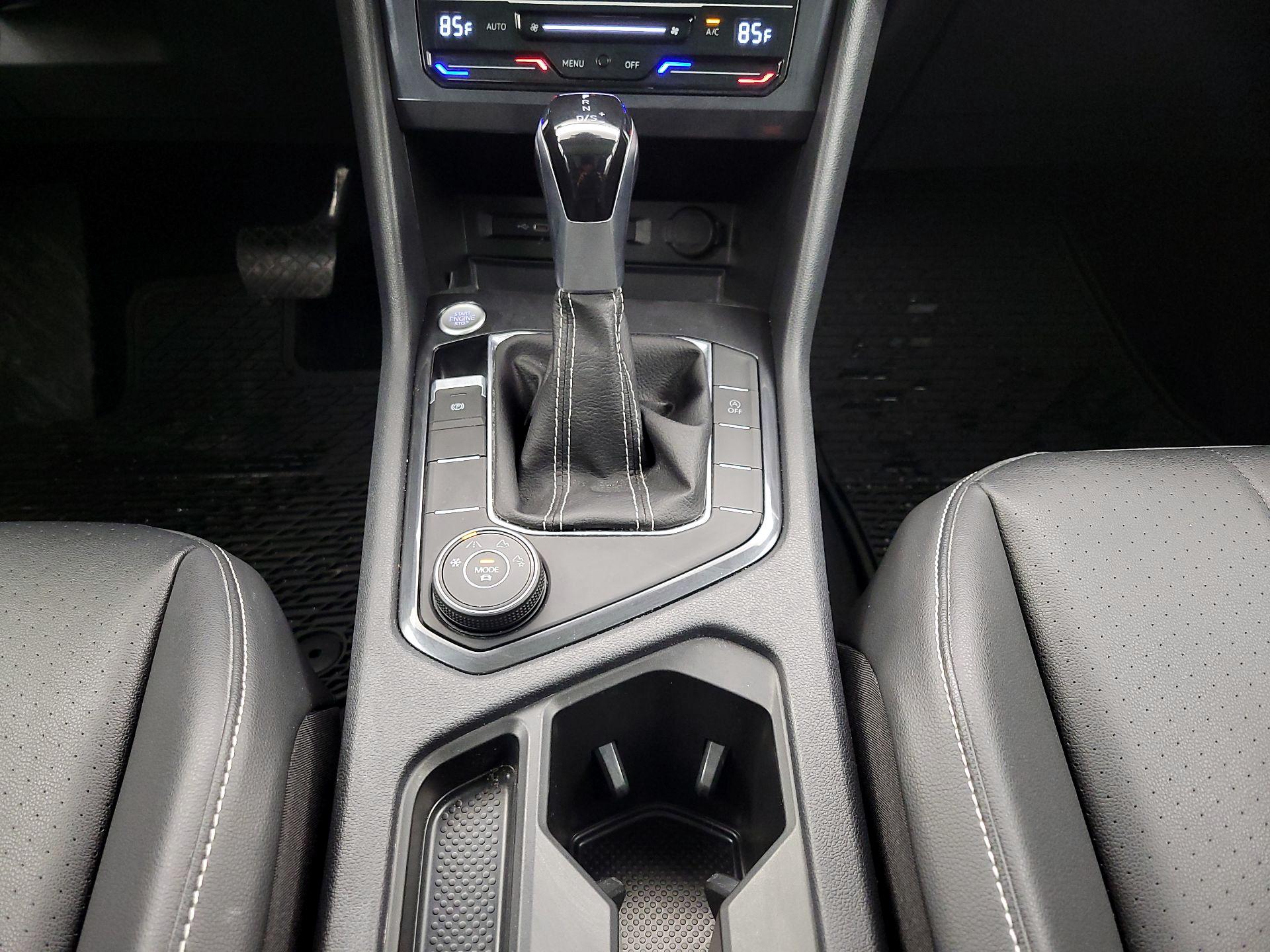 Thumbnail: 2022 Volkswagen Tiguan - 17