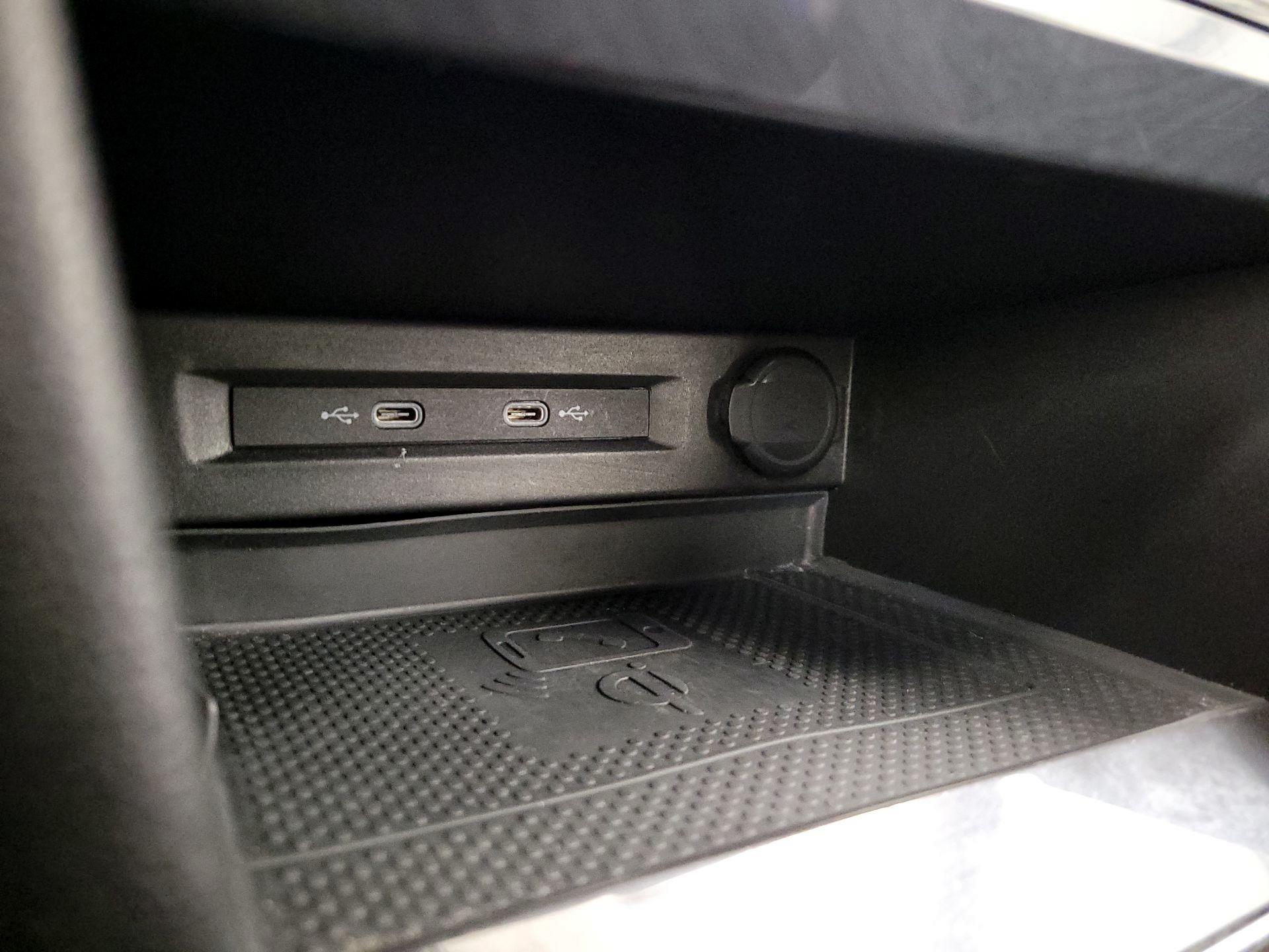 Thumbnail: 2022 Volkswagen Tiguan - 18