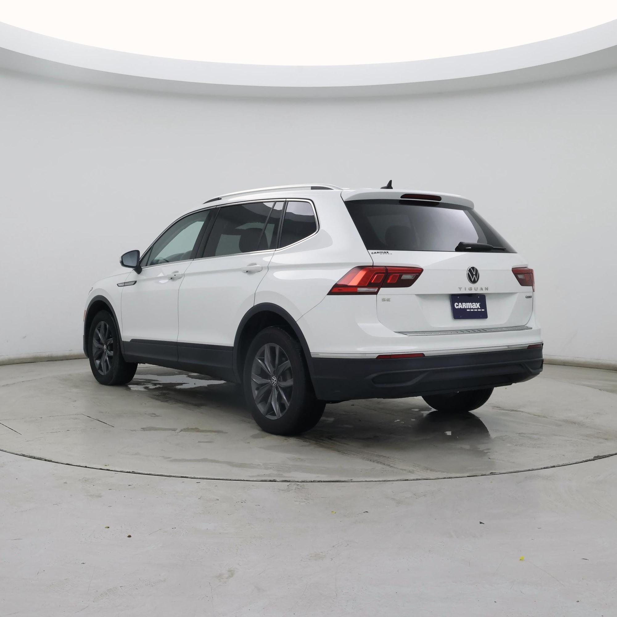 Thumbnail: 2022 Volkswagen Tiguan - 2